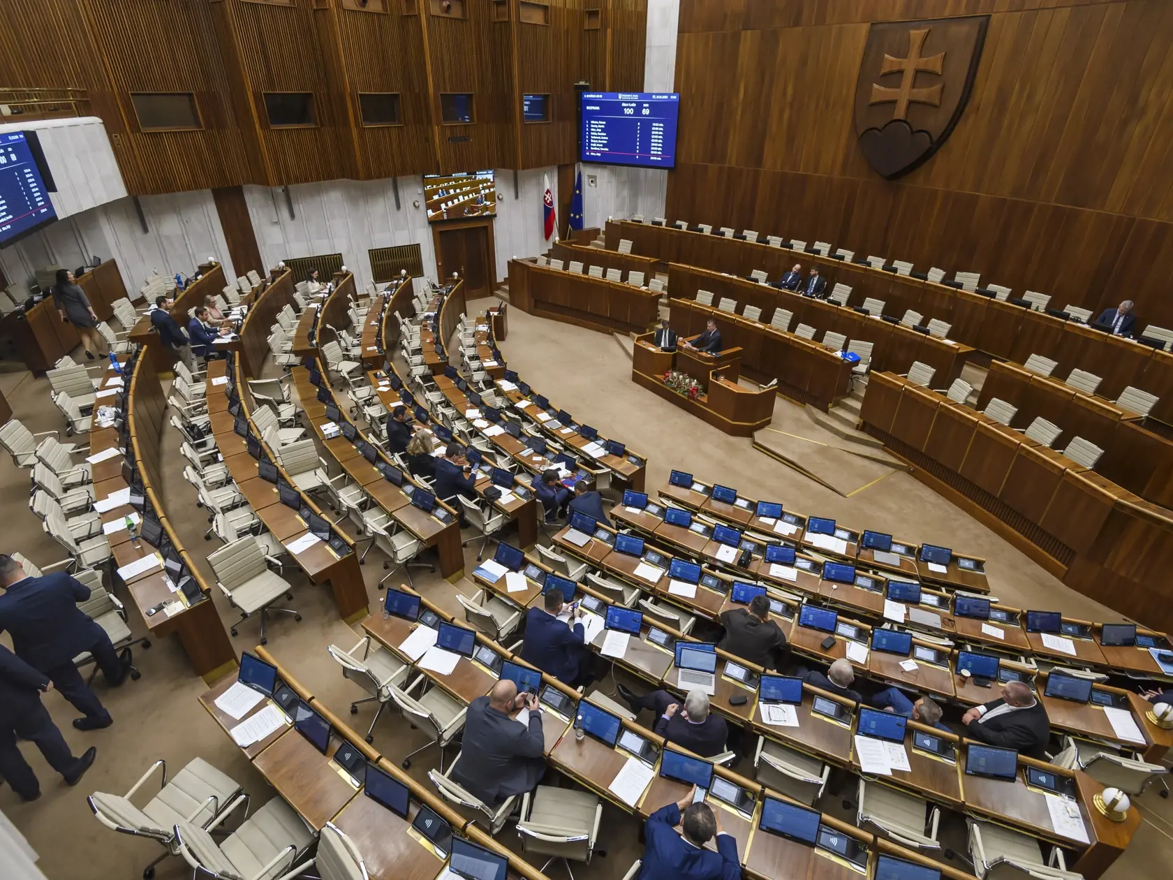 Na snímke plénum počas pokračujúcej rozpravy k návrhu štátneho rozpočtu na 6. schoôdzi parlamentu v Bratislave 21. decembra 2023. FOTO TASR - Jaroslav Novák