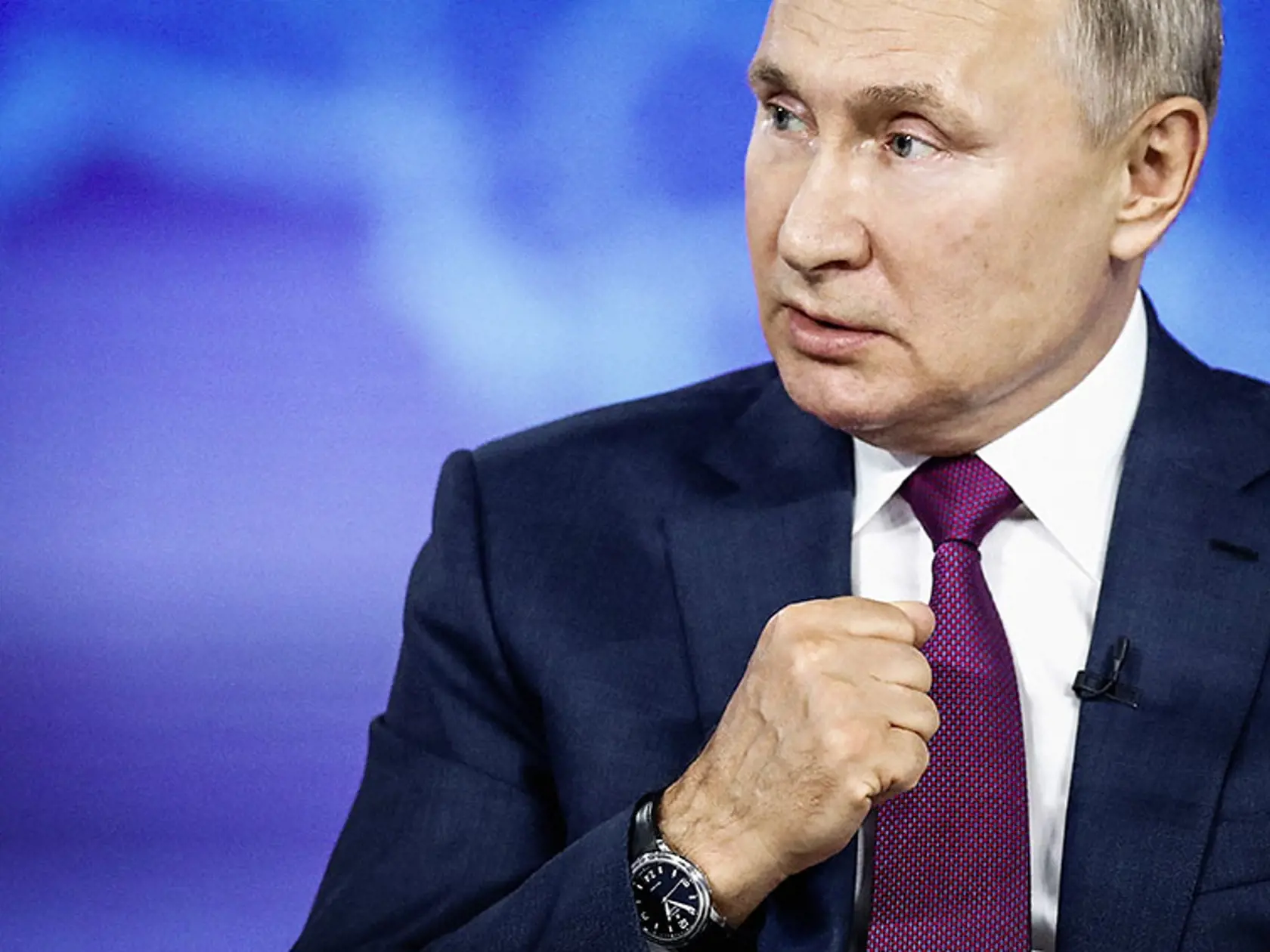 Vladimir Putin na niektorých záberoch vôbec nevyzerá zdravo.