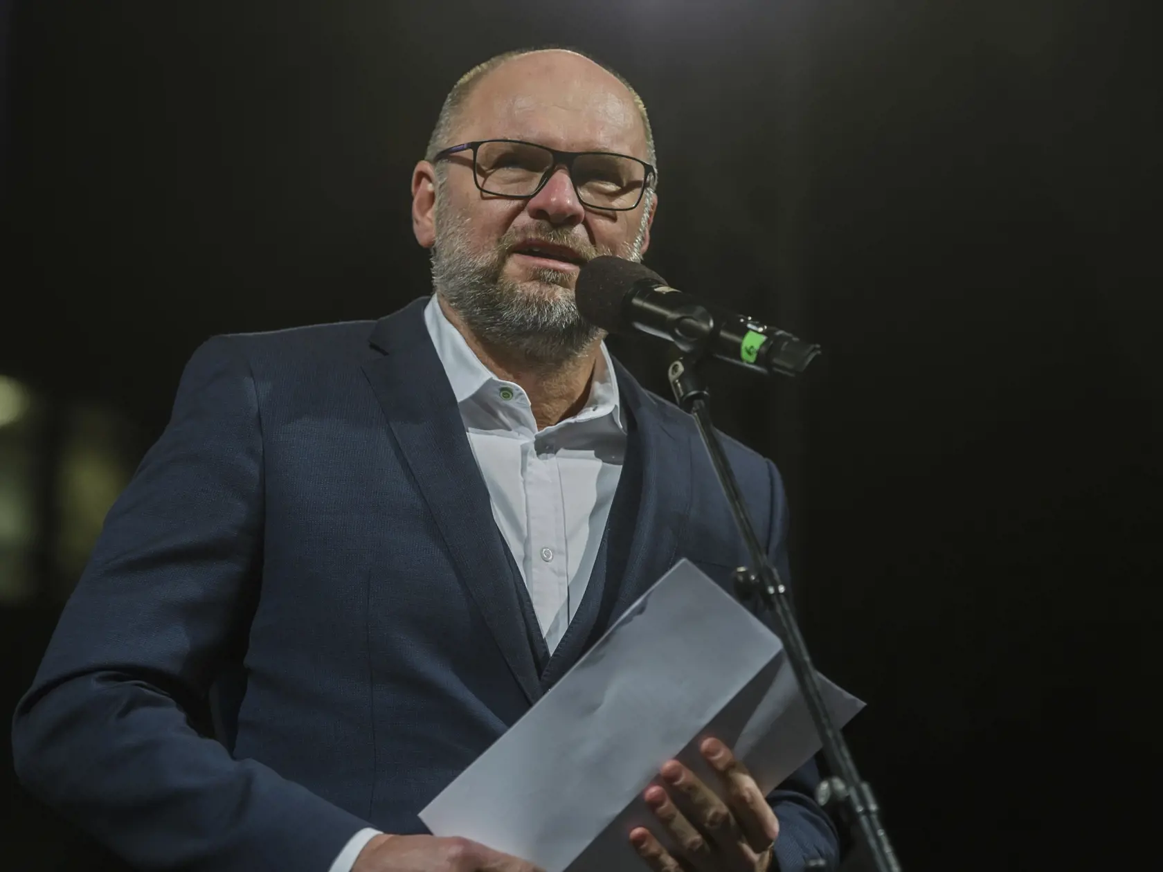 Na snímke predseda SaS Richard Sulík sa prihovára ľuďom na druhom spoločnom proteste opozície - hnutia Progresívne Slovensko (PS), strany Sloboda a Solidarita (SaS) a Kresťanskodemokratického hnutia proti rušeniu Úradu Špeciálnej prokuratúry (ÚPŠ) pred Úradom vlády SR v Bratislave 12. decembra 2023. FOTO TASR - Jaroslav Novák


