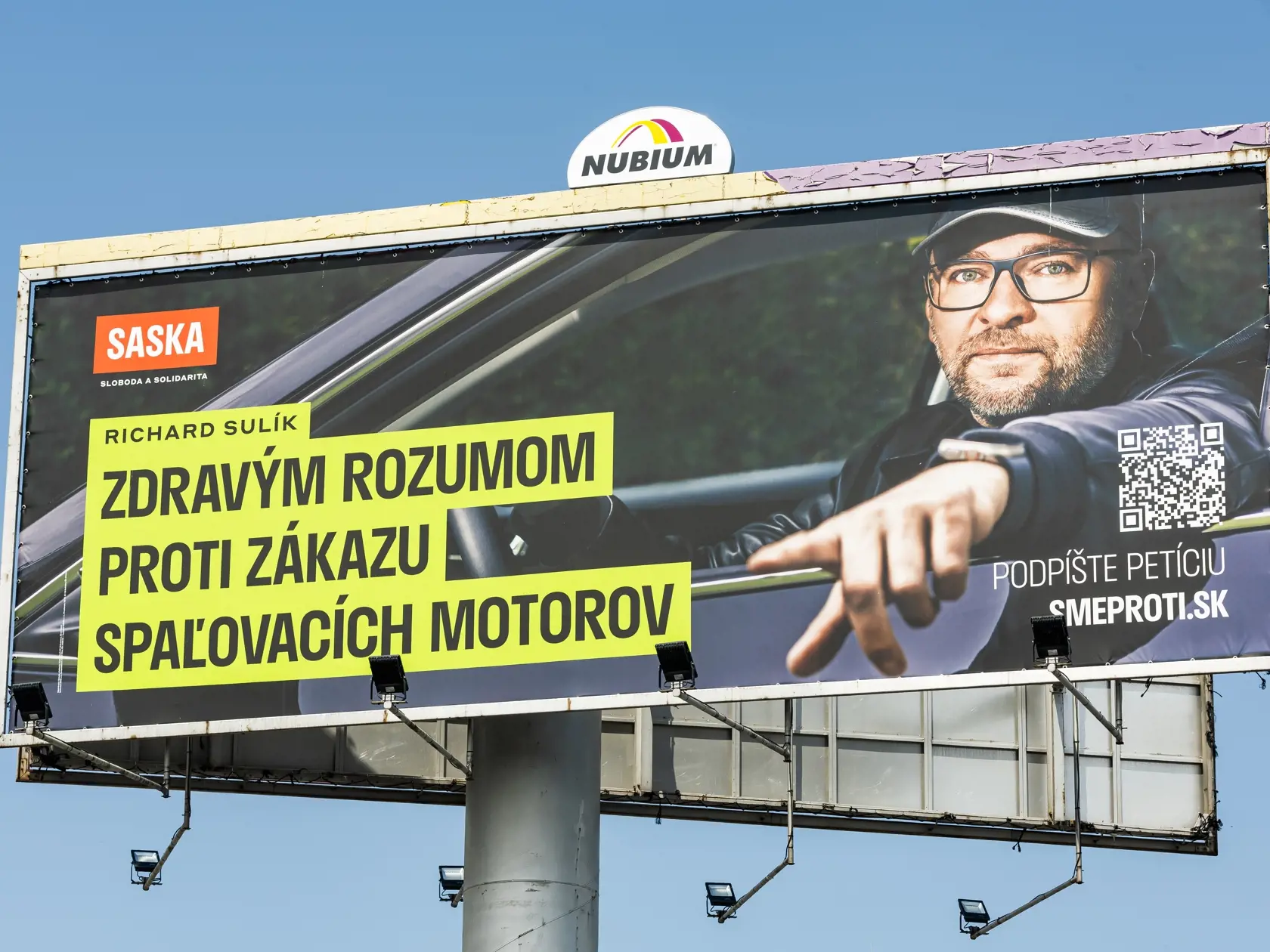 Billboard politickej strany SAS s Richardom Sulíkom v Bratislave.