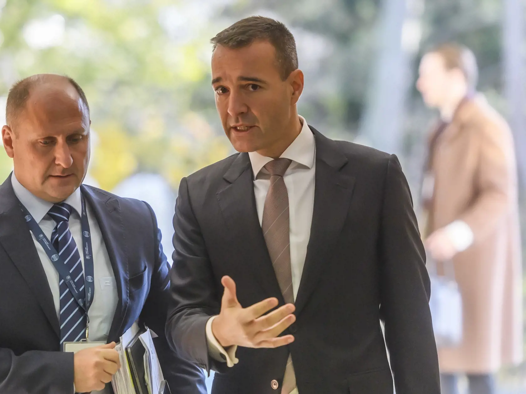 Na snímke vpravo minister školstva, vedy, výskumu a športu SR Tomáš Drucker (Hlas).