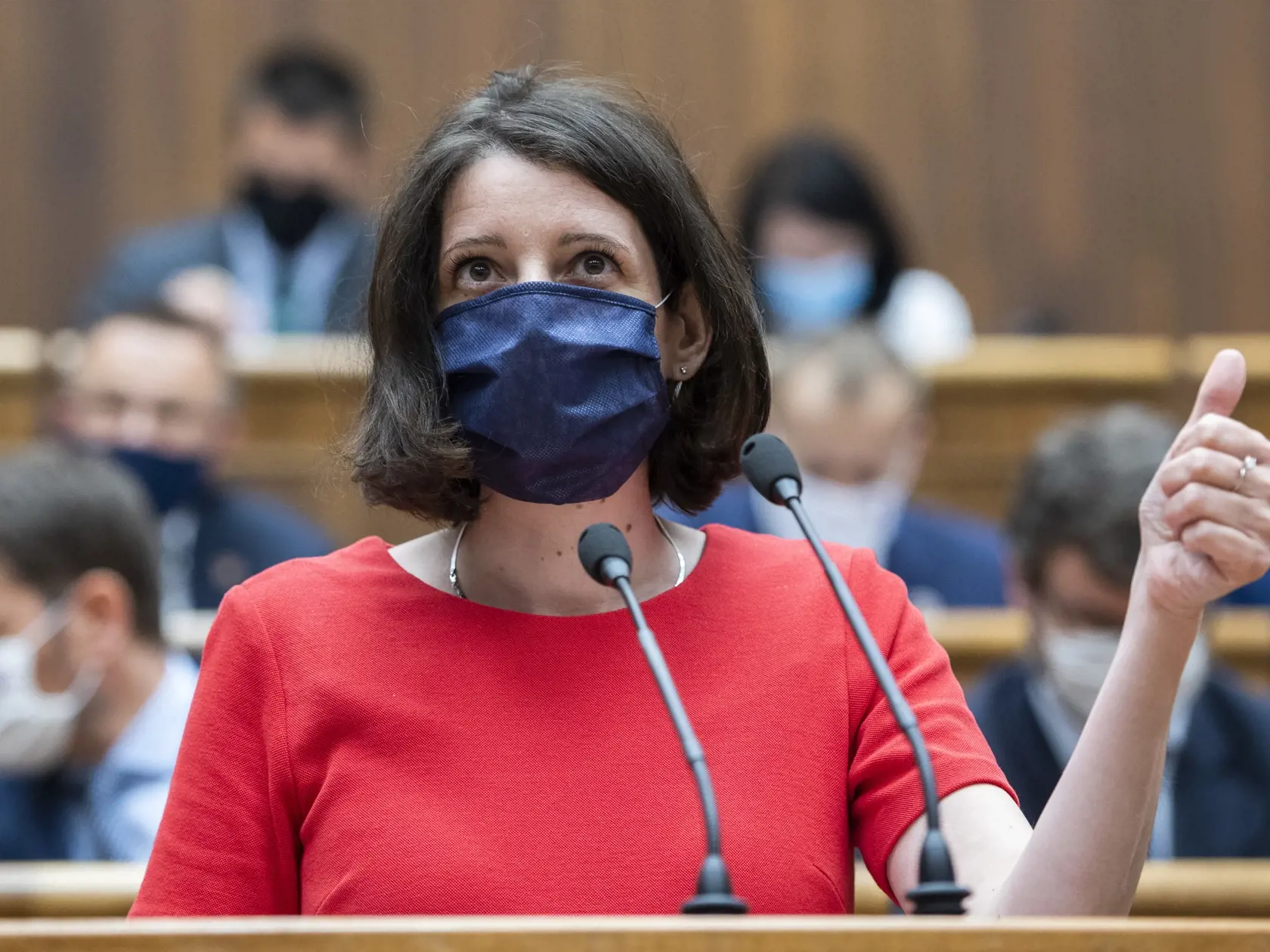 Na snímke poslankyňa NR SR Jana Žitňanská (Za ľudí) počas hlasovania na 6. rokovaní NR SR o programovom vyhlásení vlády v Bratislave 22. apríla 2020. FOTO TASR -Jaroslav Novák