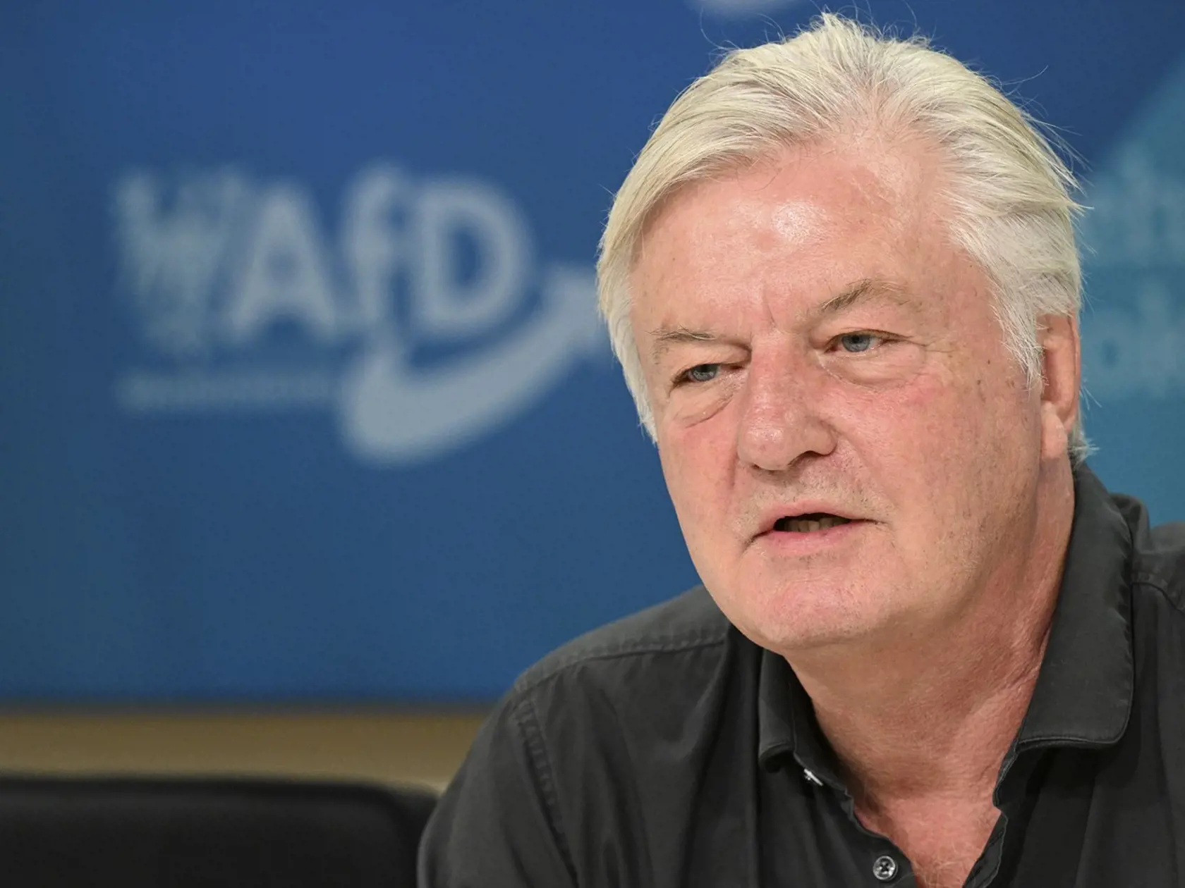 Jürgen Elsässer, šéfredaktor krajne pravicového nemeckého časopisu Compact.
