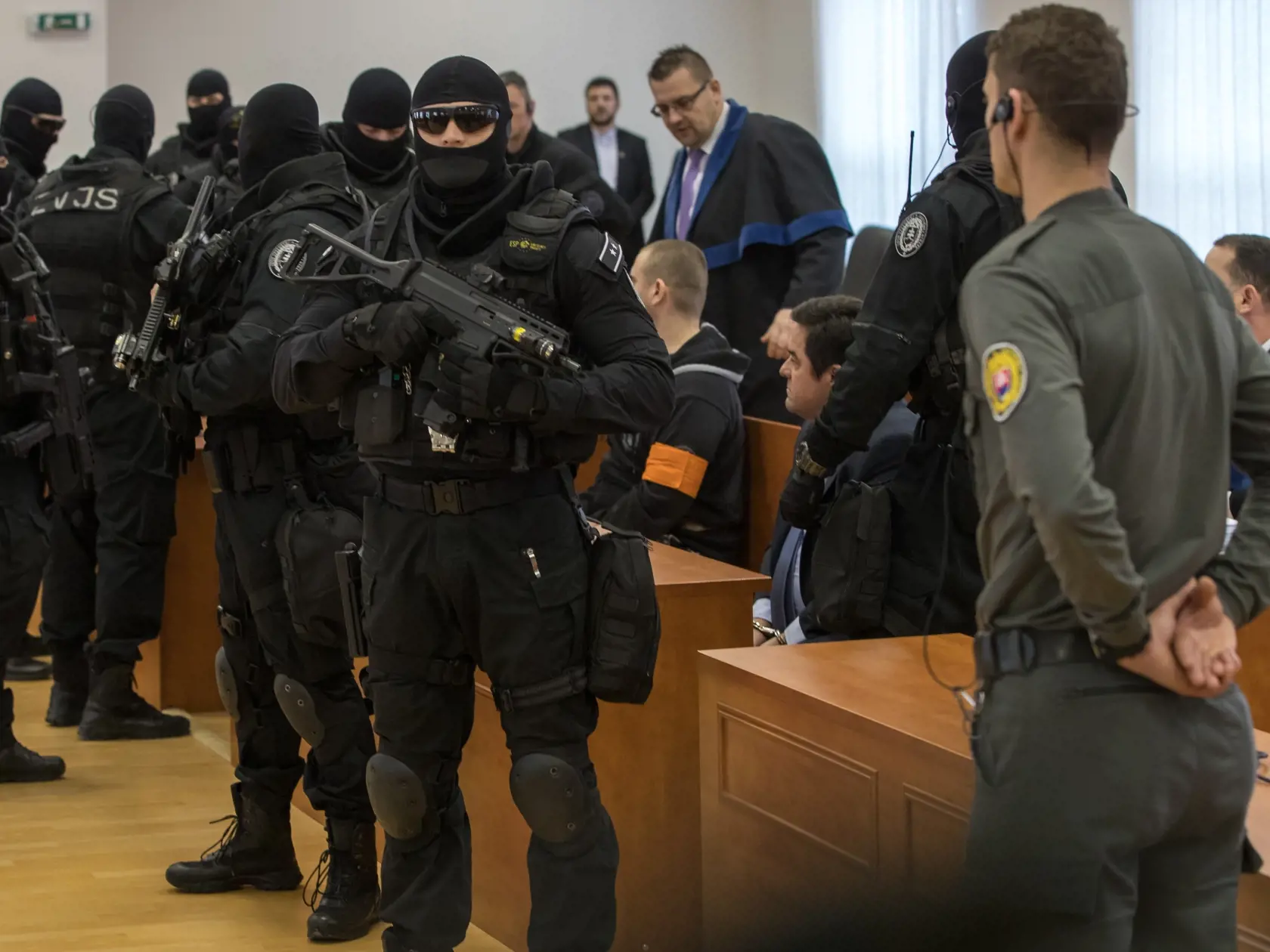 Prvé pojednávanie na Špecializovanom trestnom súde v Pezinku vo veci vraždy investigatívneho novinára Jána Kuciaka a Jeho snúbenice Martiny Kušnírovej. 