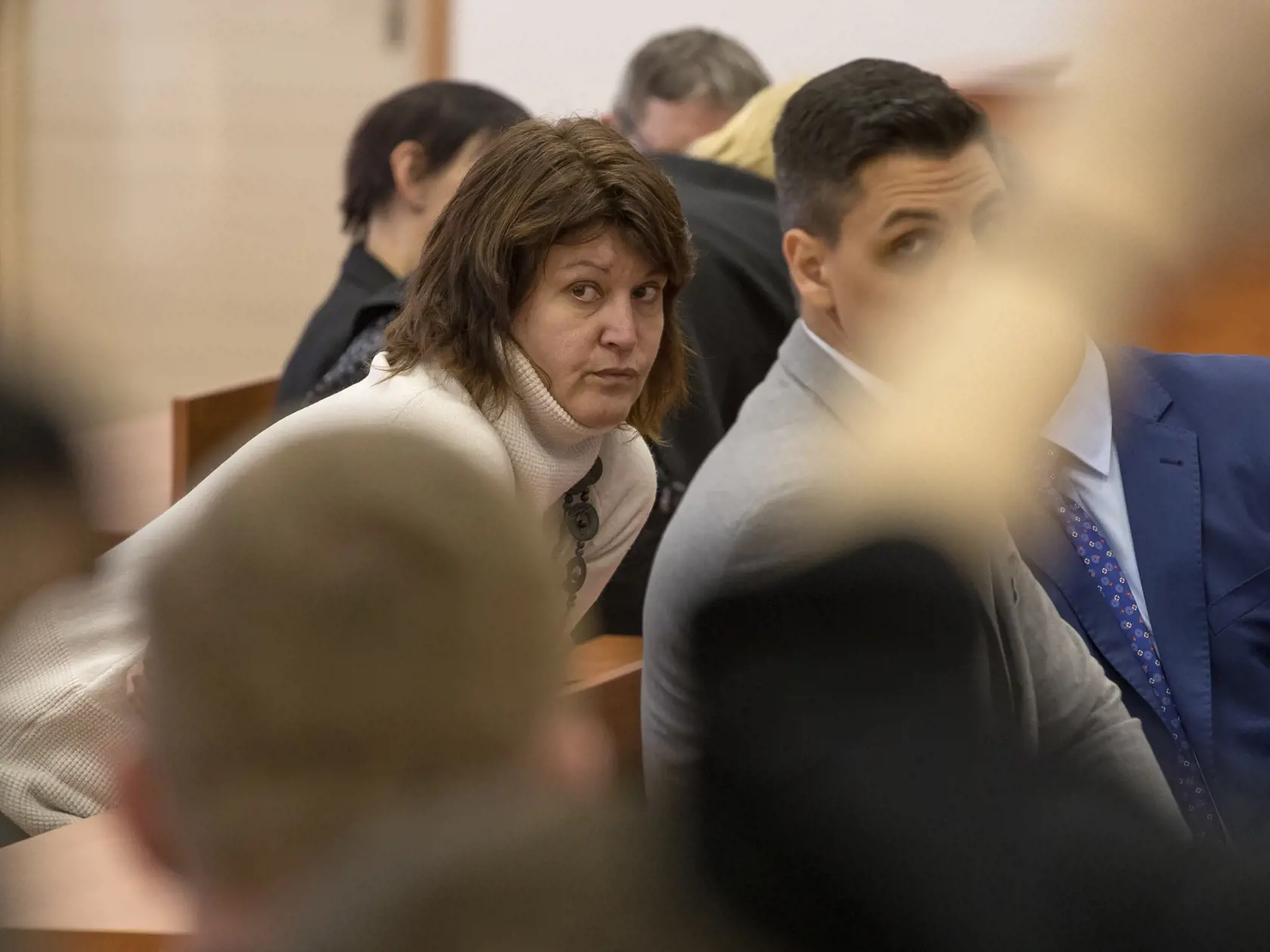 Prvé pojednávanie na Špecializovanom trestnom súde v Pezinku vo veci vraždy investigatívneho novinára Jána Kuciaka a jeho snúbenice Martiny Kušnírovej. Na snímke je Silvia Molnárová, sestra zavraždeného podnikateľa Petra Molnára.
