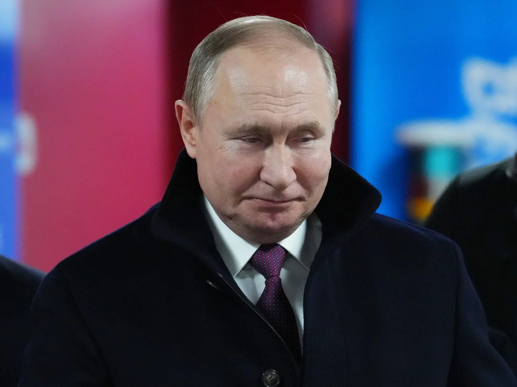 Putin vyzval "susedov Ruska", aby neeskalovali napätie. Moskva si podľa neho plní všetky záväzky.