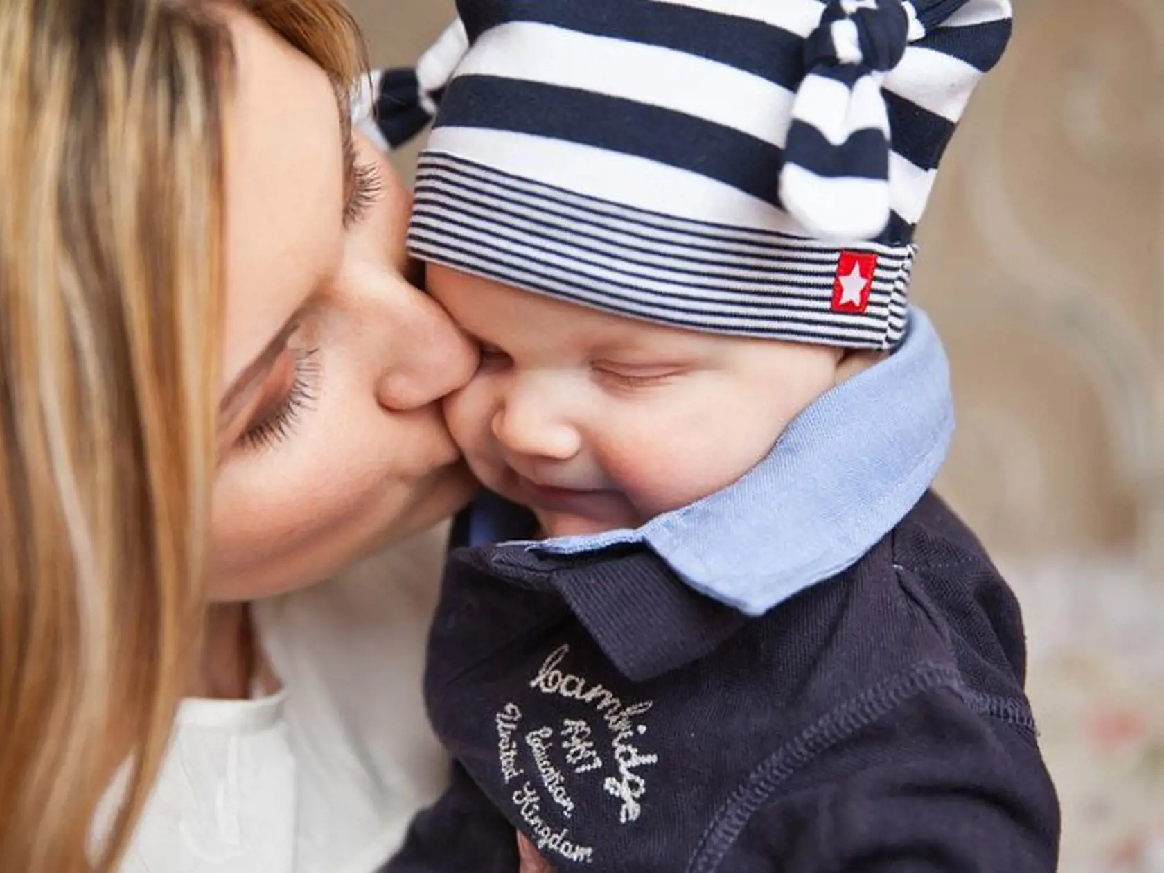 Zostať so svojím dieťaťom dlhšie doma je to najlepšie, čo preňho mama môže urobiť.