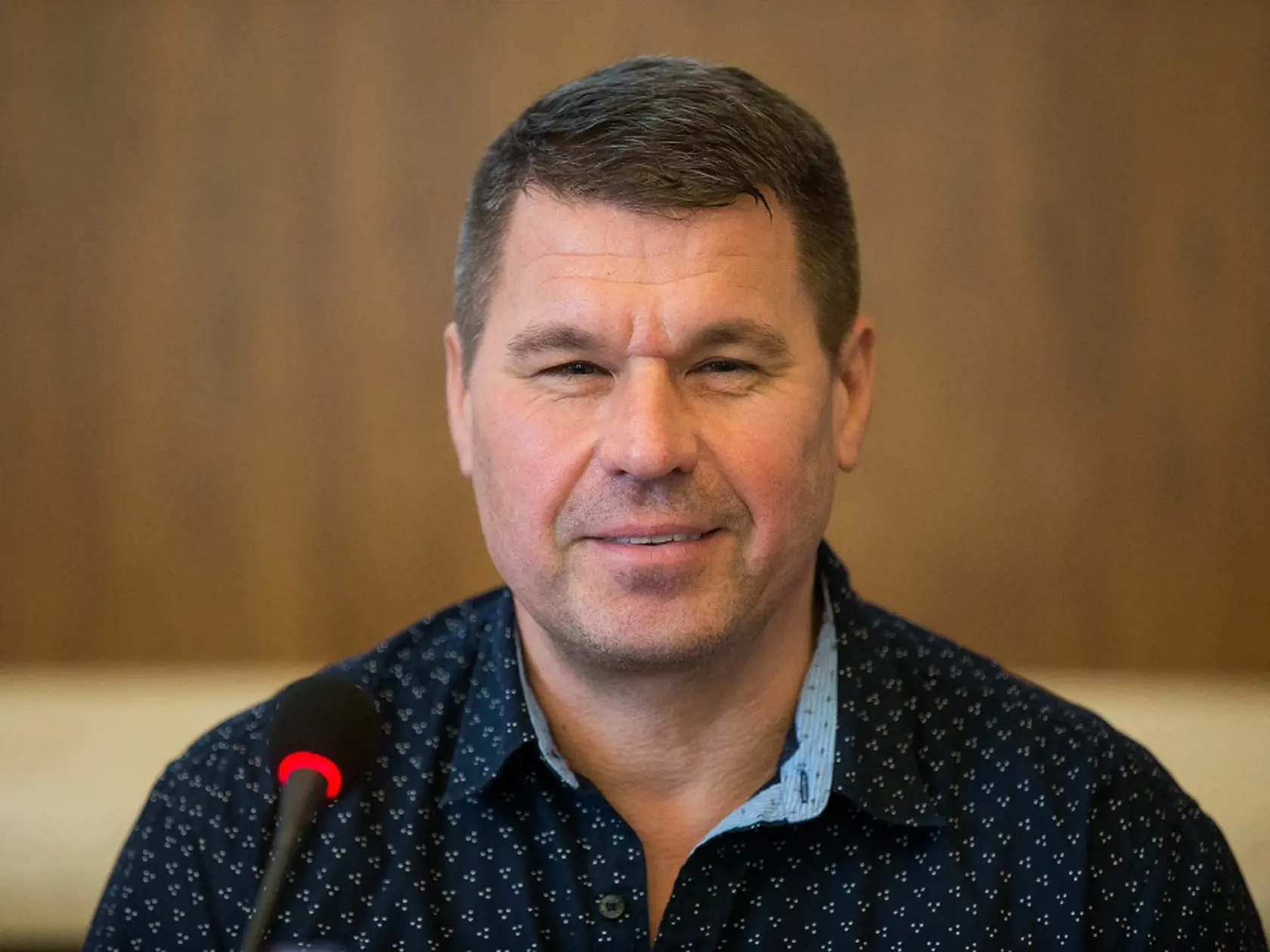 Tlačová konferencia k pripravovanému galavečeru Krištáľové krídlo v Bratislave. Na snímke Ján Ťapák.