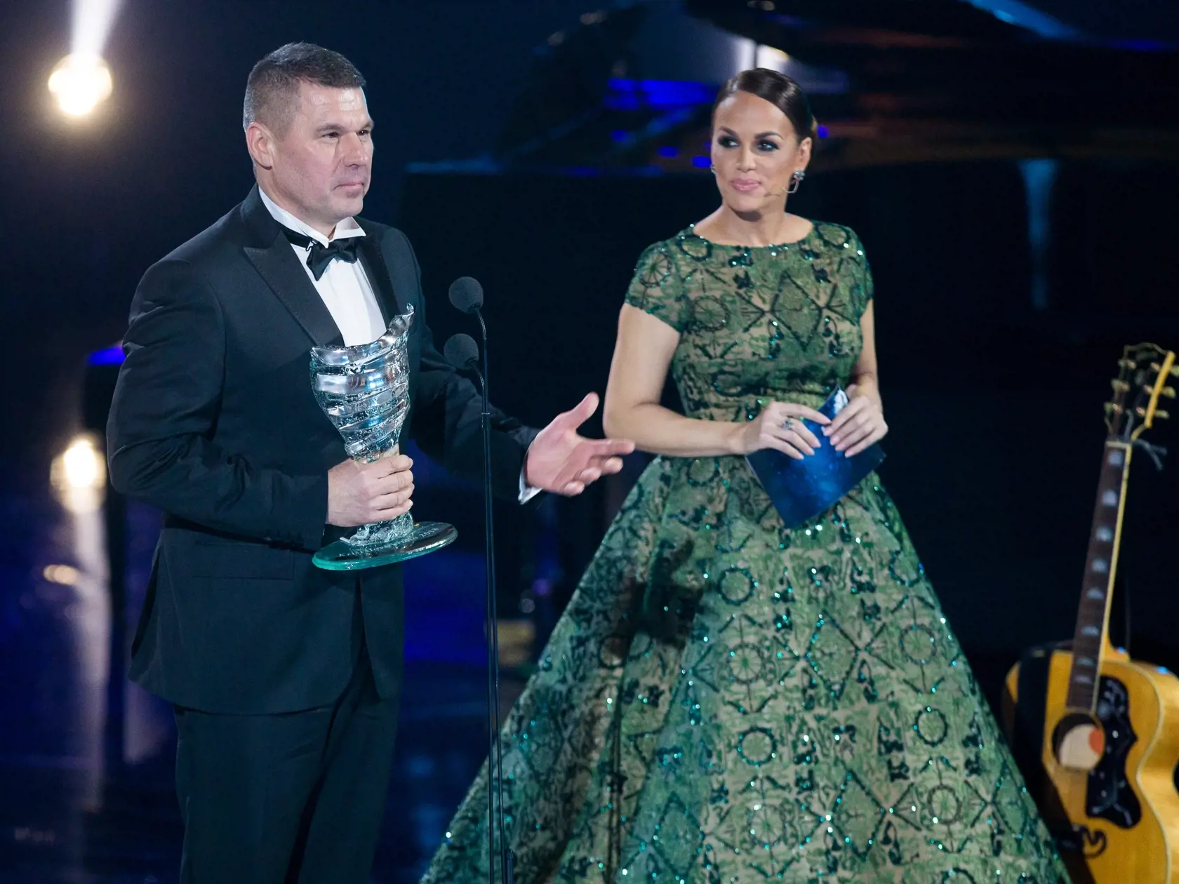 Galavečer odovzdávania ocenení "Krištáľové krídlo" za rok 2018 v novej budove Slovenského národného divadla. Na snímke Ján Ťapák a Karin Haydu.