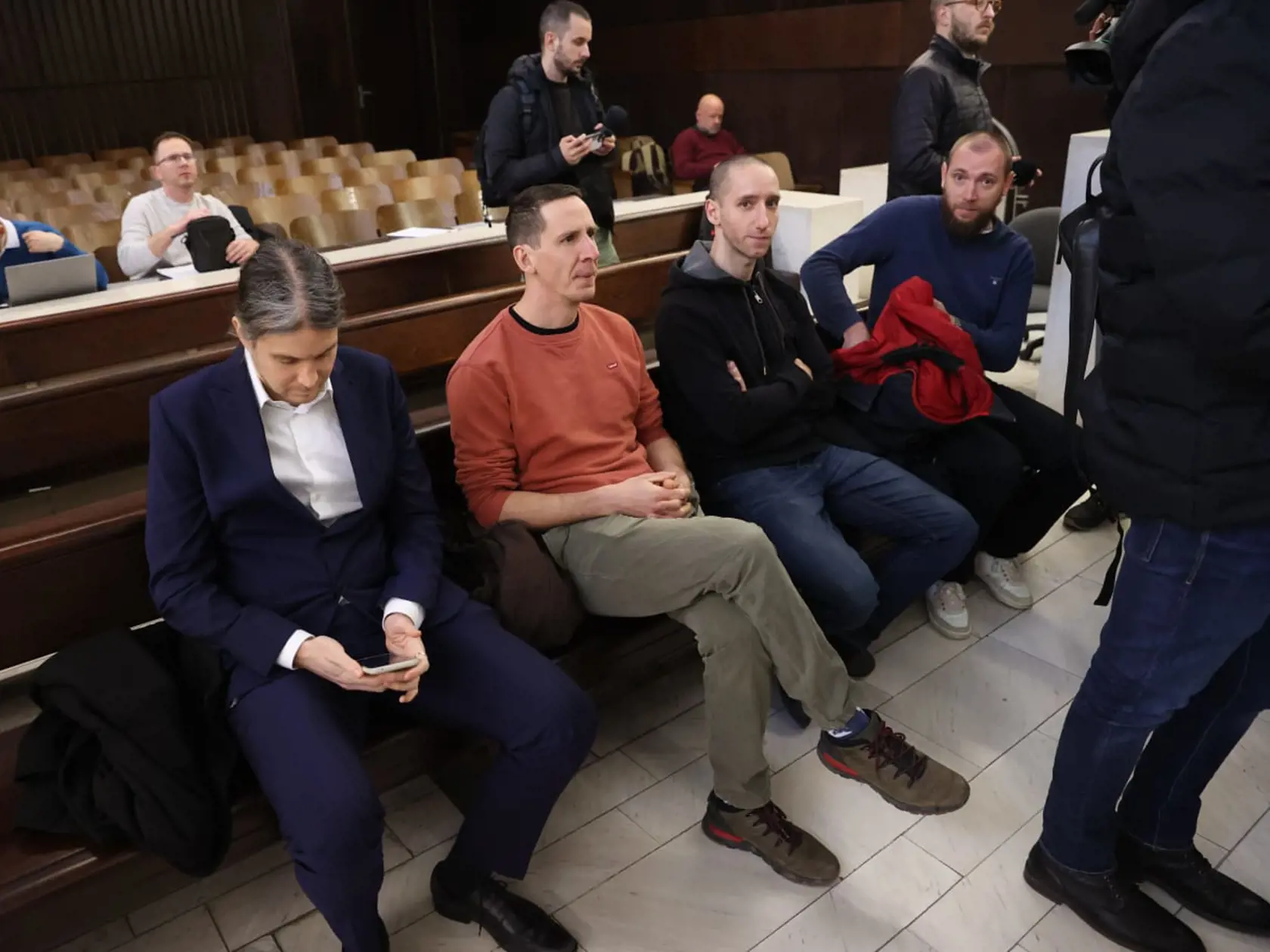 Pred súd predstúpili štyria svedkovia.