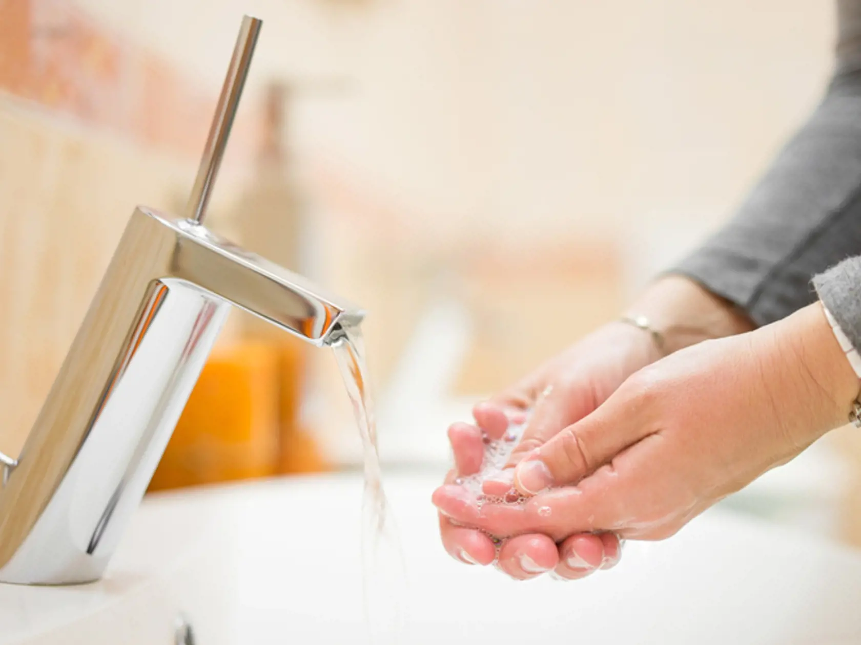 Pri zápale zo žltačky dochádza k poškodeniu buniek pečene vírusmi hepatitíd A - E, inými vírusmi, alkoholom, liekmi, toxickými látkami v potrave a životnom prostredí či inými škodlivinami.
