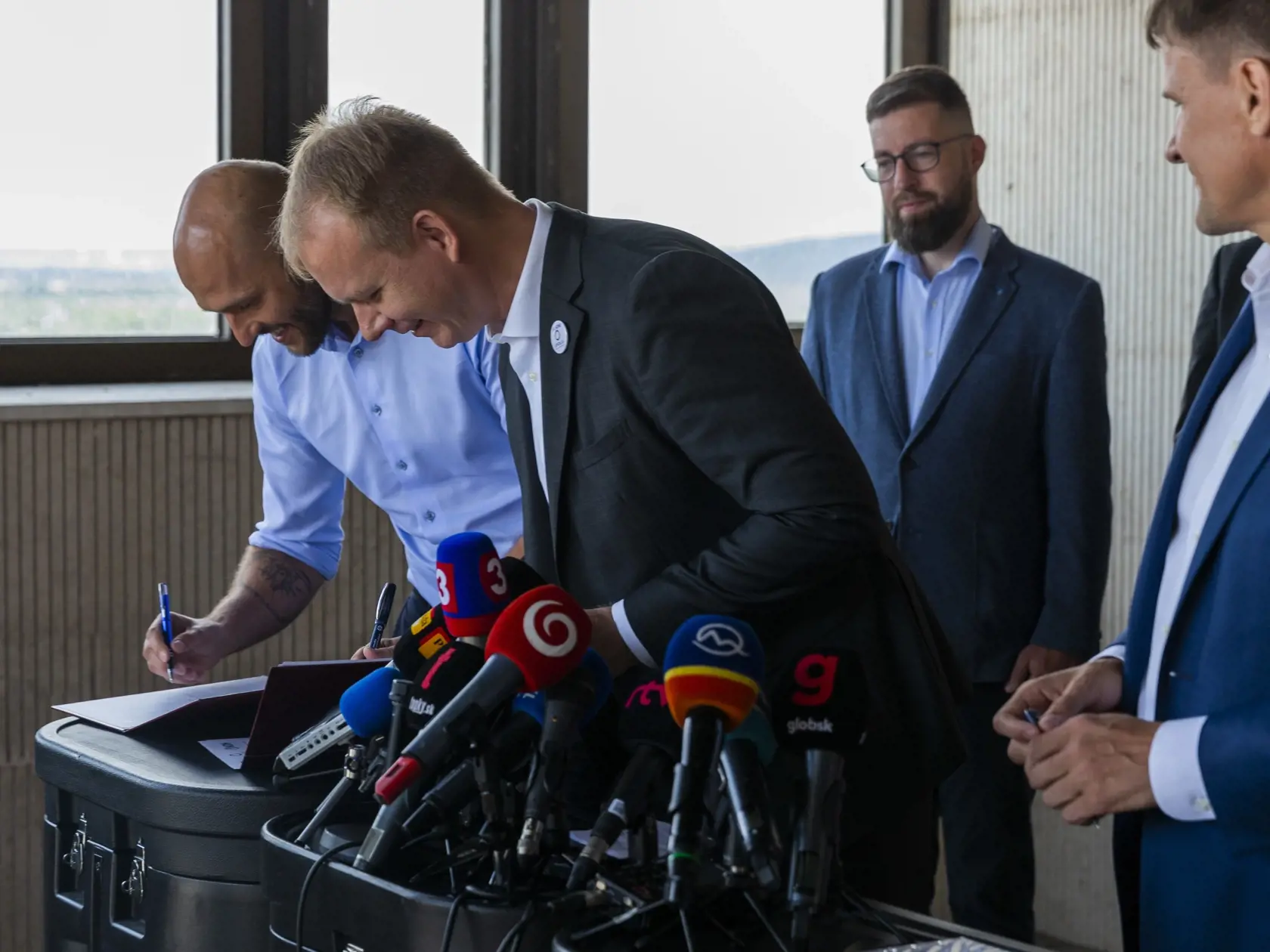 Predstavitelia mimoparlamentných strán Progresívne Slovensko (PS), Spolu-OD a KDH uzatvorili dohodu o predvolebnej spolupráci.