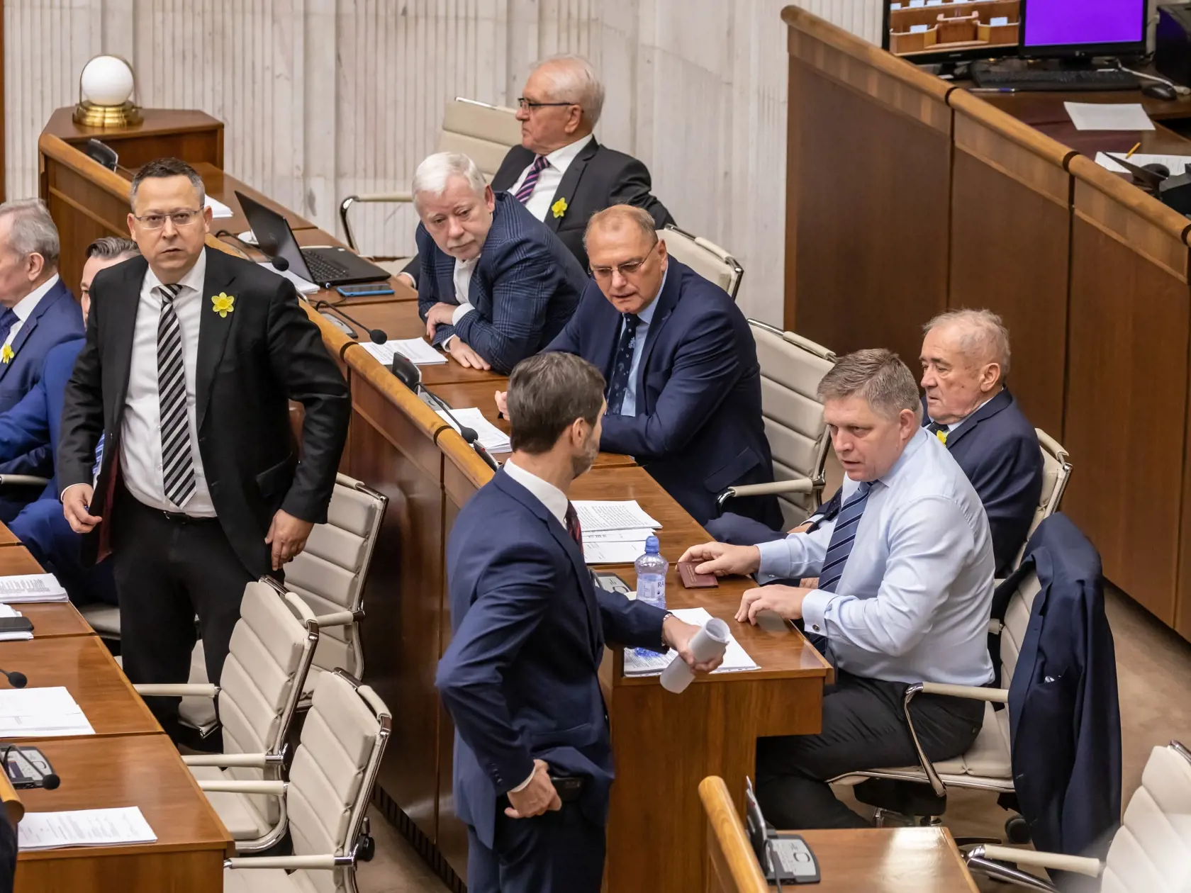 Na snímke sú poslanci NRSR počas 65. schôdze parlamentu. 