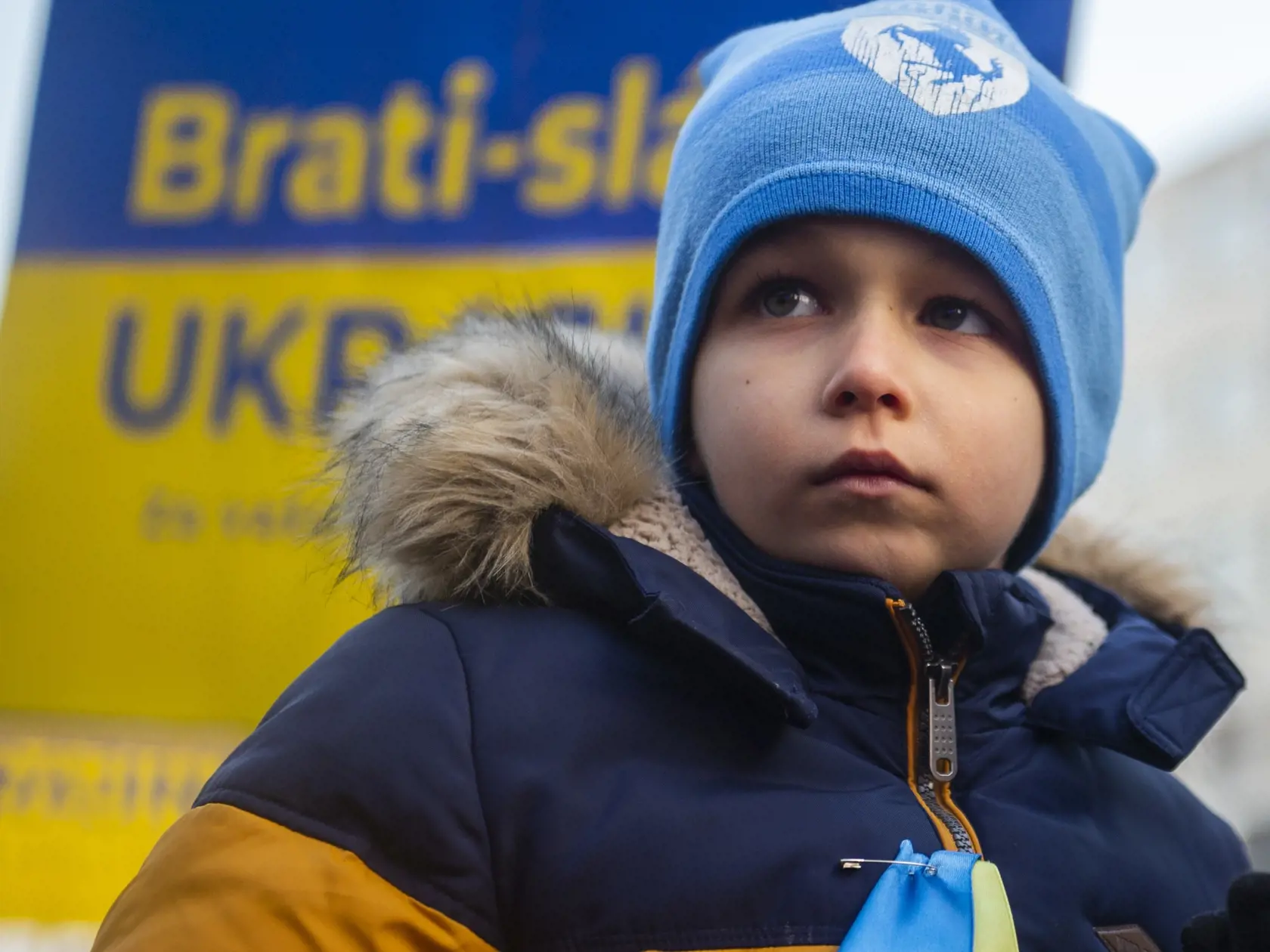 Na snímke účastníci protestného zhromaždenia  Mier na Ukrajine na Námestí SNP 4. marca 2022 v Bratislave. FOTO TASR - Jakub Kotian