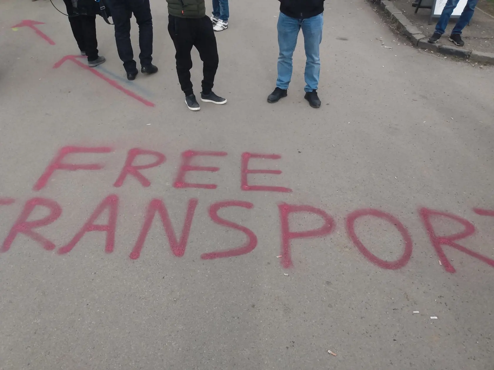 Takto výrazne označili dobrodinci bezplatný prevoz utečencov z hraníc do cieľa ich cesty.