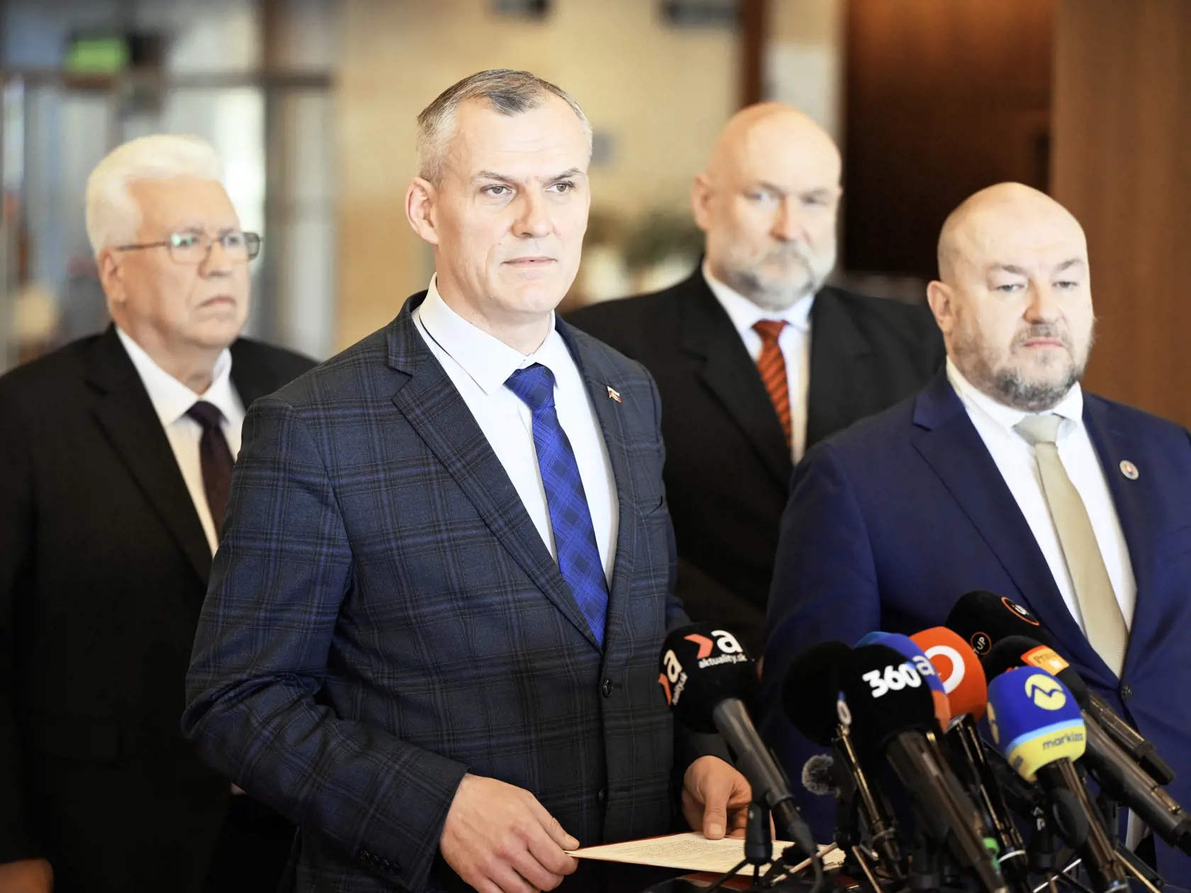 Huliakovec. Roman Malatinec svojím rozhodnutím vstúpiť do Národnej koalície mnohých prekvapil. A mnohých vraj ani nie, keďže s Rudolfom Huliakom údajne zmýšľajú rovnako.