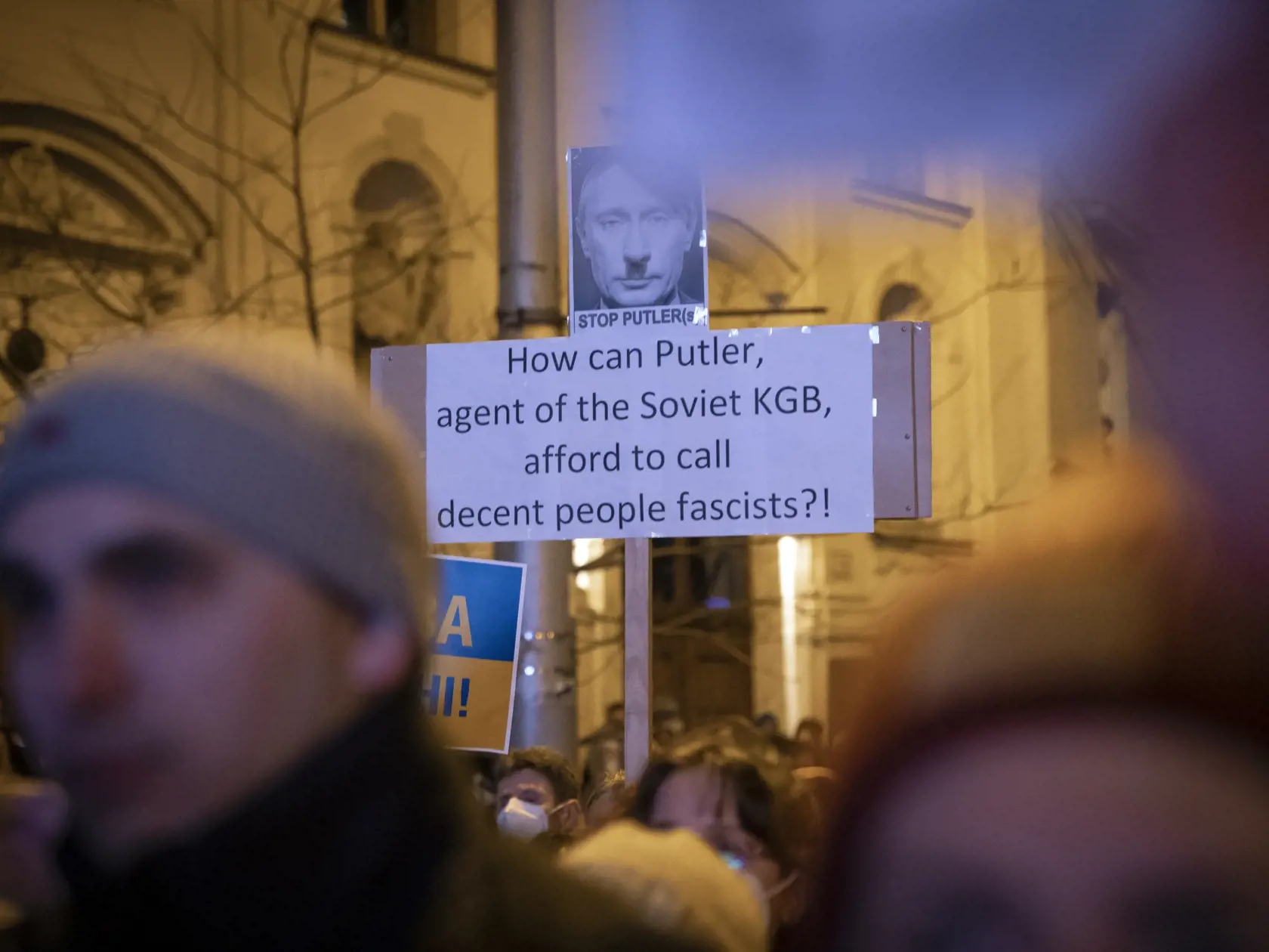 Verejné zhromaždenie na bratislavskom námestí SNP pod názvom Mier Ukrajine v čase vojnového konfliktu na Ukrajine, ktorú napadlo susedné Rusko vedené Vladimírom Putinom.