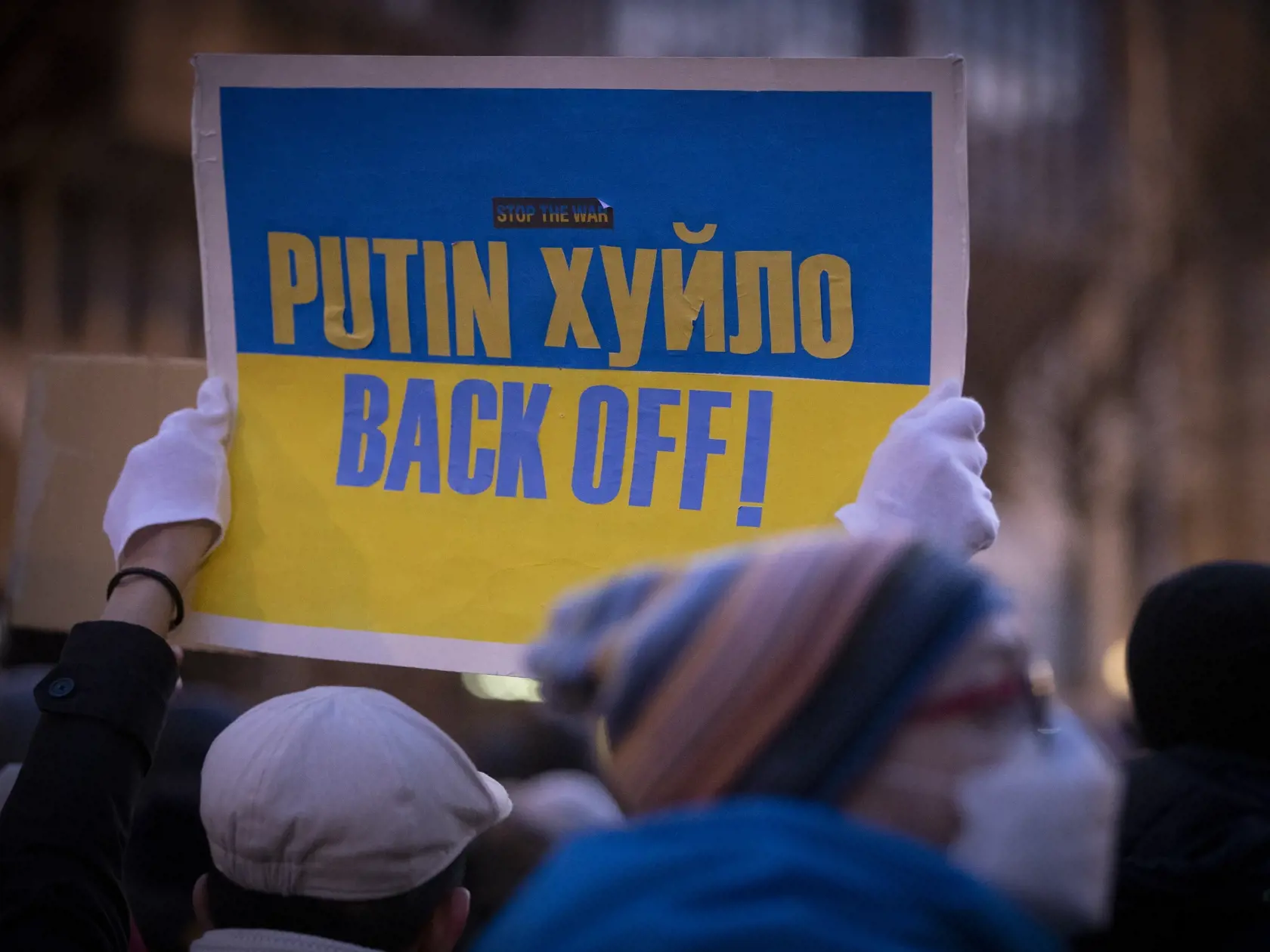 Verejné zhromaždenie na bratislavskom námestí SNP pod názvom Mier Ukrajine v čase vojnového konfliktu na Ukrajine, ktorú napadlo susedné Rusko vedené Vladimírom Putinom.