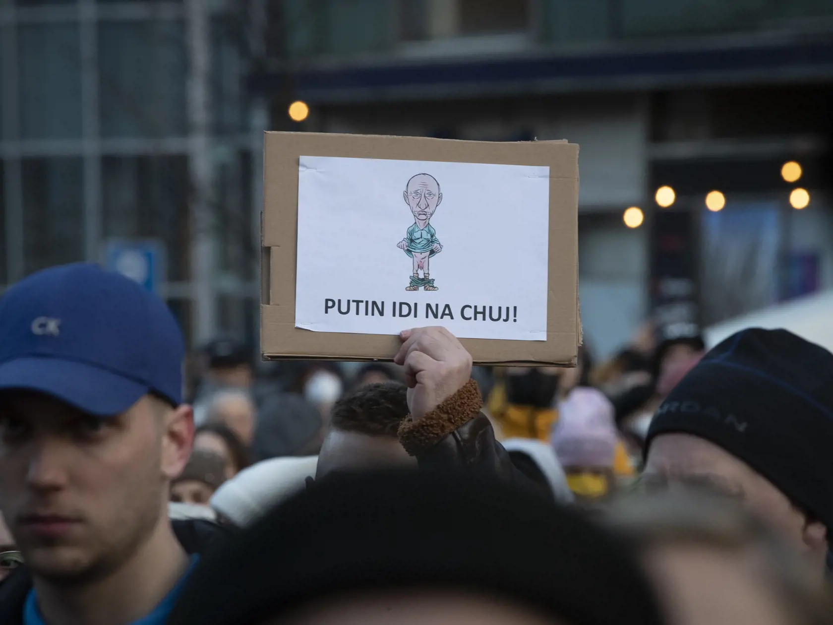 Verejné zhromaždenie na bratislavskom námestí SNP pod názvom Mier Ukrajine v čase vojnového konfliktu na Ukrajine, ktorú napadlo susedné Rusko vedené Vladimírom Putinom.