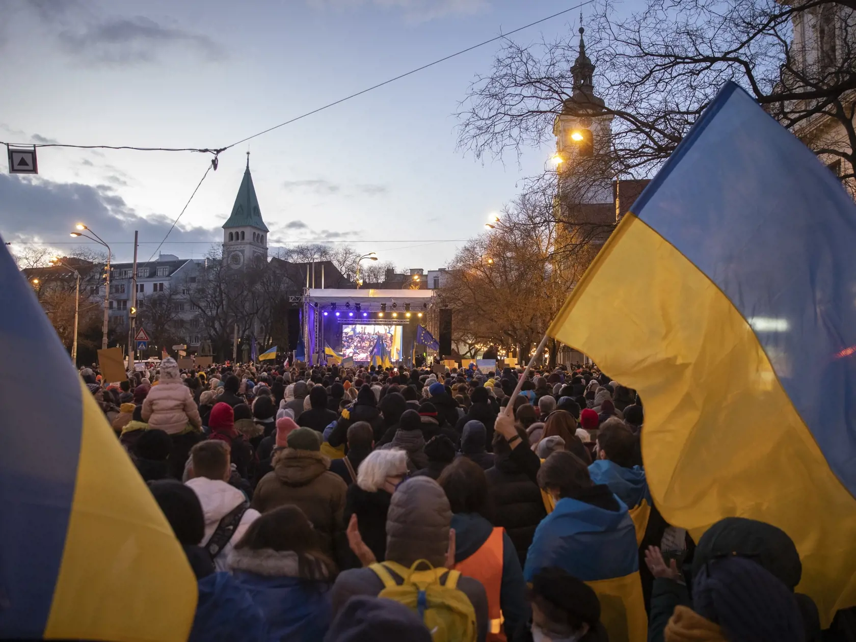 Verejné zhromaždenie na bratislavskom námestí SNP pod názvom Mier Ukrajine v čase vojnového konfliktu na Ukrajine, ktorú napadlo susedné Rusko vedené Vladimírom Putinom.
