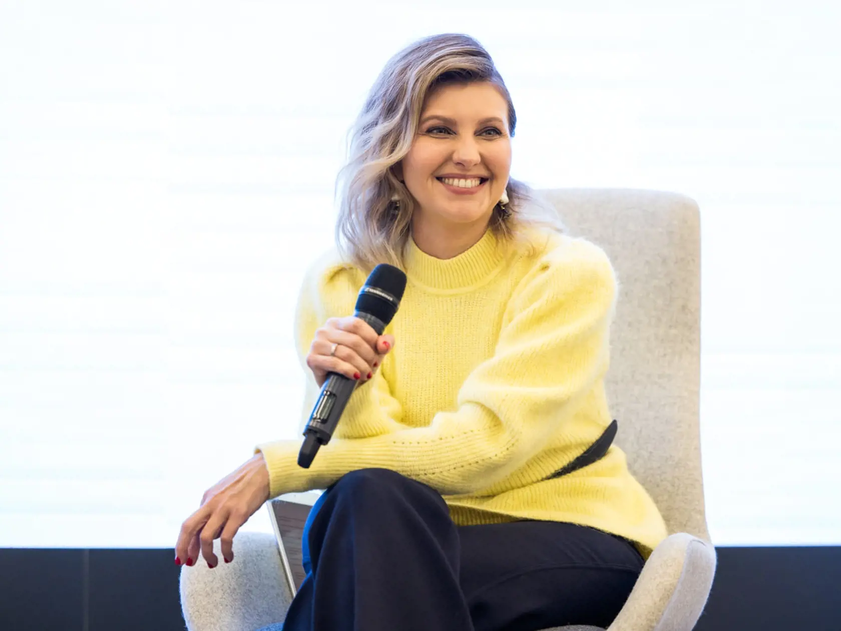 Krásna Olena Zelenská.