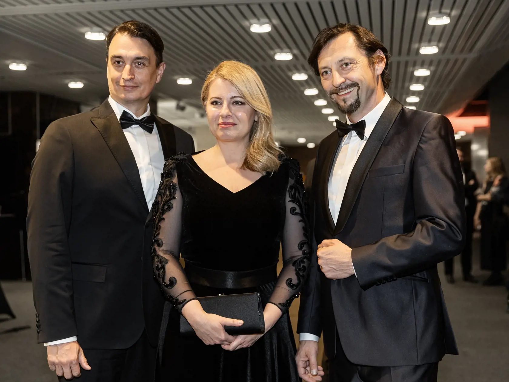 Galavečer “SLNKO V SIETI” v Bratislave. Na snímke Lukáš Latinák, Zuzana Čaputová a Juraj Rizman. 