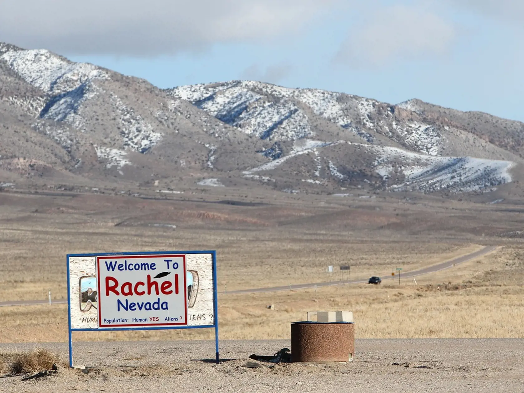 Na mieste zvanom Area 51 v Nevade, v blízkosti leteckej základne Nellis, obyvatelia potvrdili, že videli na oblohe UFO.