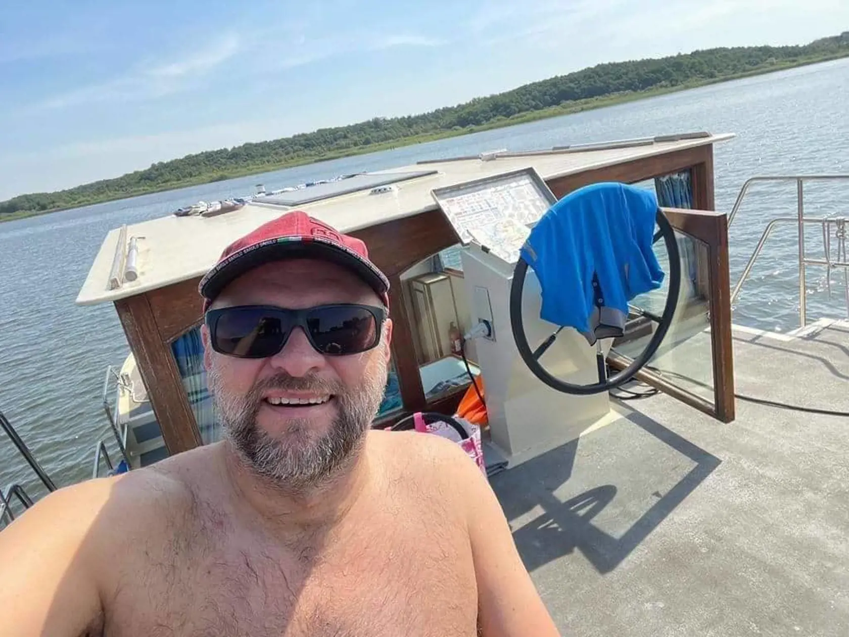 Richard Sulík pri relaxe.