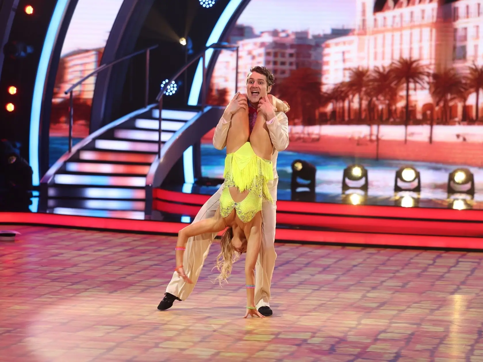 Šieste kolo Let's Dance. Na snímke Marek Rozkoš a Natália Horváthová.