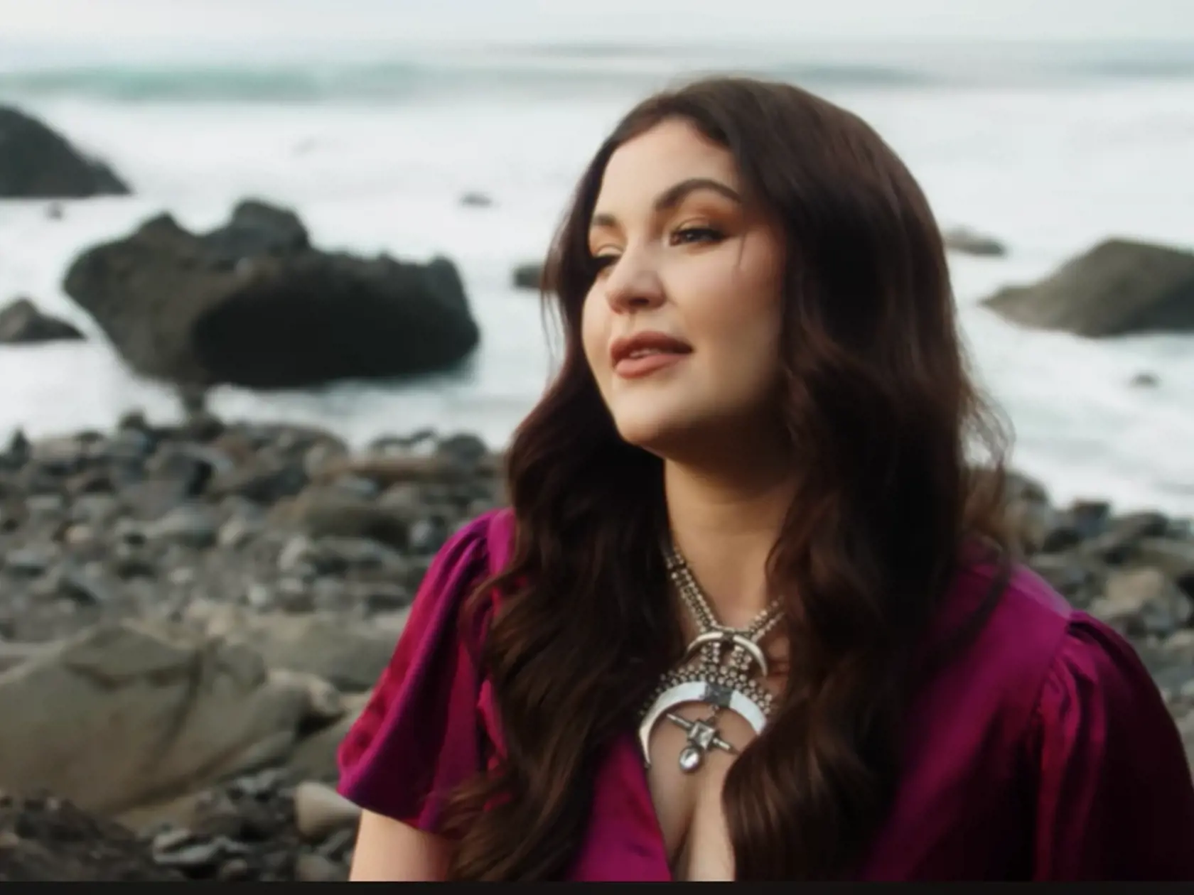 Celeste Buckingham v novom videoklipe
