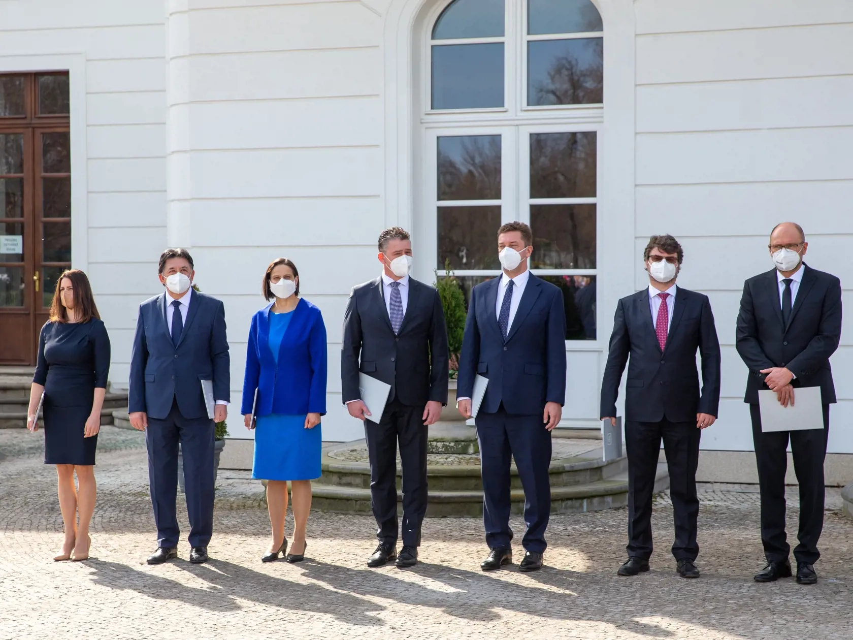 Vymenovanie novej vlády v prezidentskom paláci.