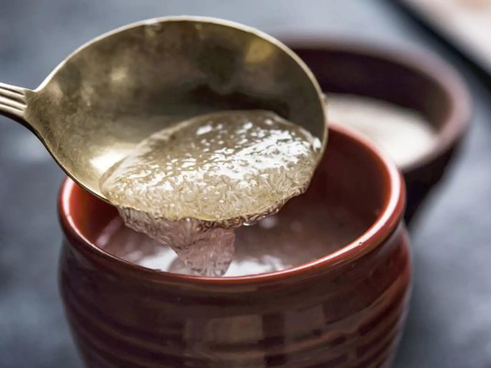 Psyllium pôsobí na črevá ako wellness, zlepšuje však aj pleť, imunitu, pomáha cukrovkárom a urýchľuje chudnutie. Psyllium v črevách napučí, preto je potrebné veľa piť. Po vypití roztoku so psylliom je potrebné vypiť ďalší pohár vody.