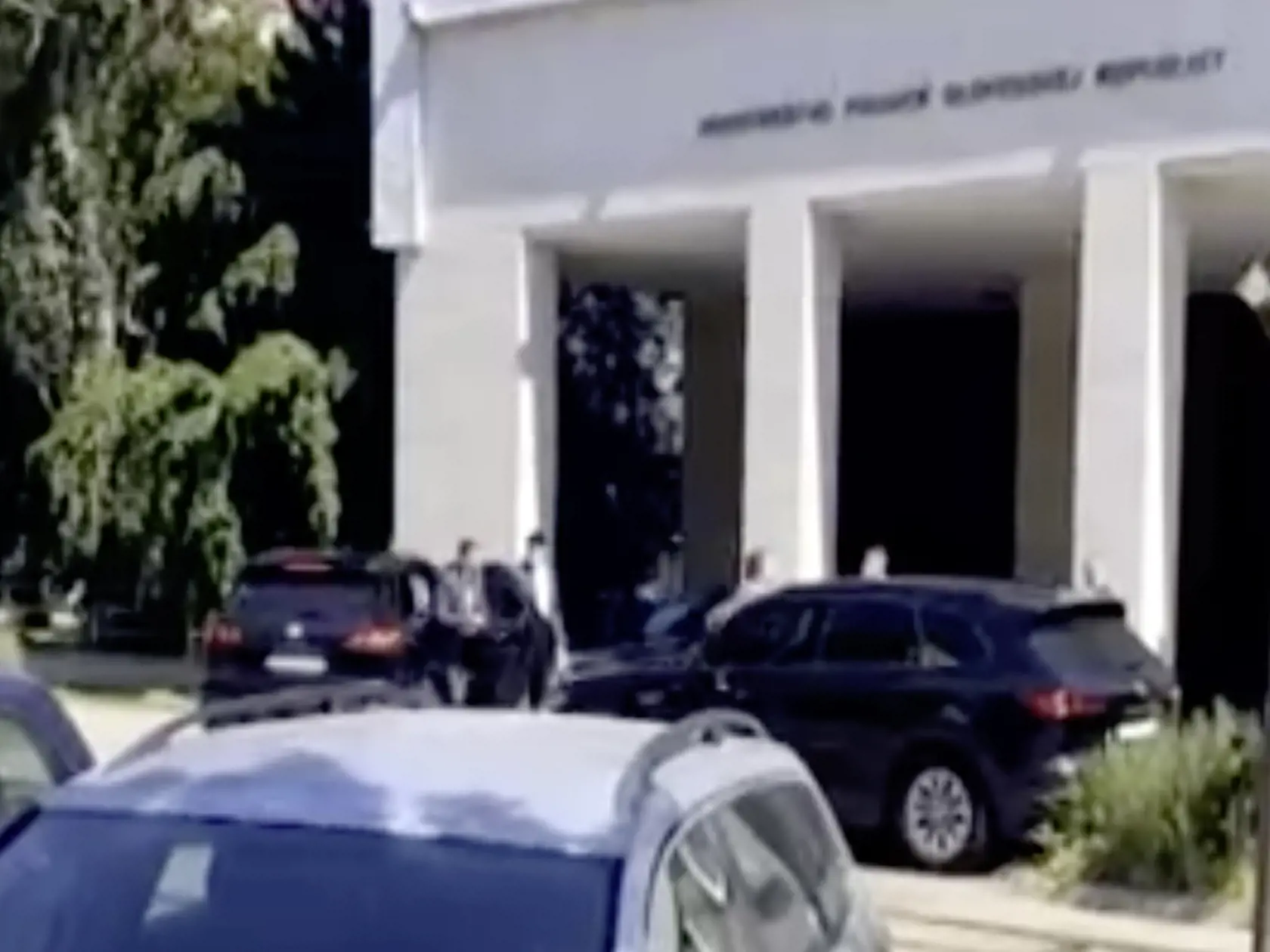 Stretnutie na ministerstve financií zaznamenala svojimi kamerami TV JOJ.