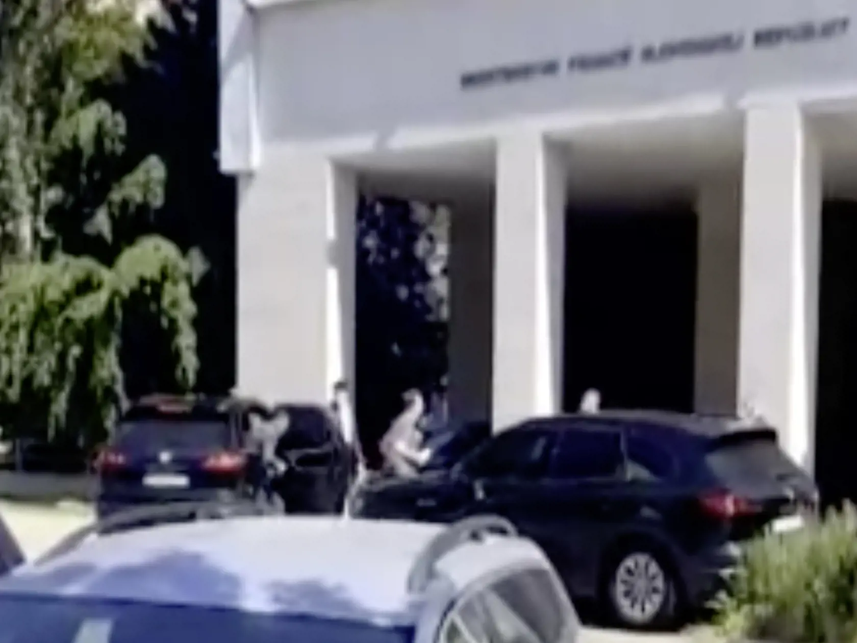 Stretnutie na ministerstve financií zaznamenala svojimi kamerami TV JOJ.