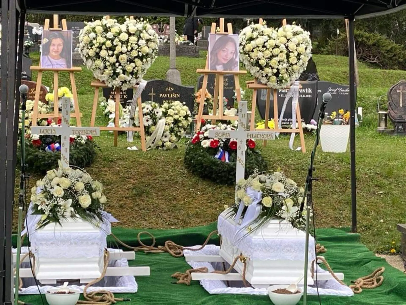 Poslednej rozlúčky sa zúčastnil aj zástupca čestnej stráže prezidentky SR Zuzany Čaputovej.