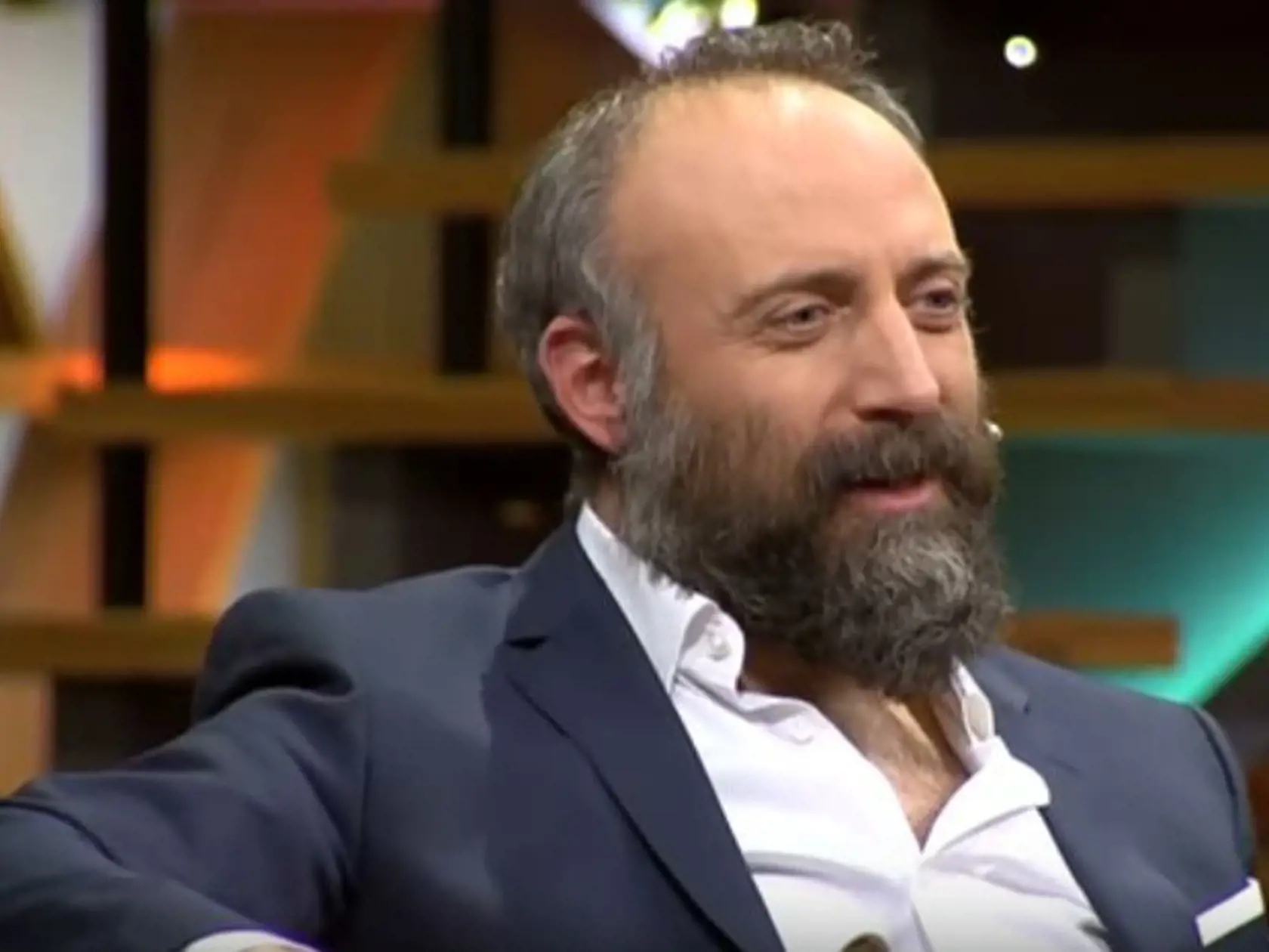 Takto vyzerá Onur po 11 rokoch od nakrúcania Tisíc a jednej noci.