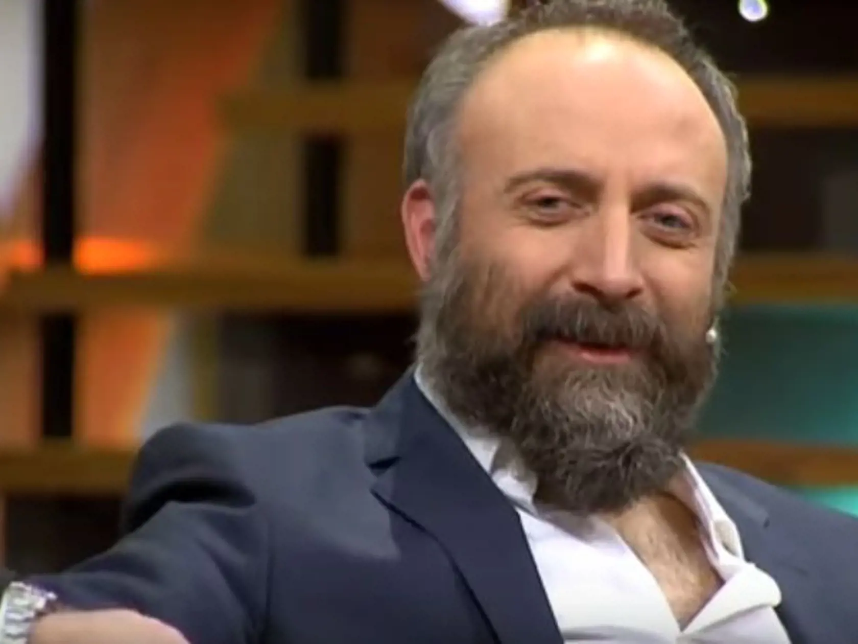 Takto vyzerá Onur po 11 rokoch od nakrúcania Tisíc a jednej noci.