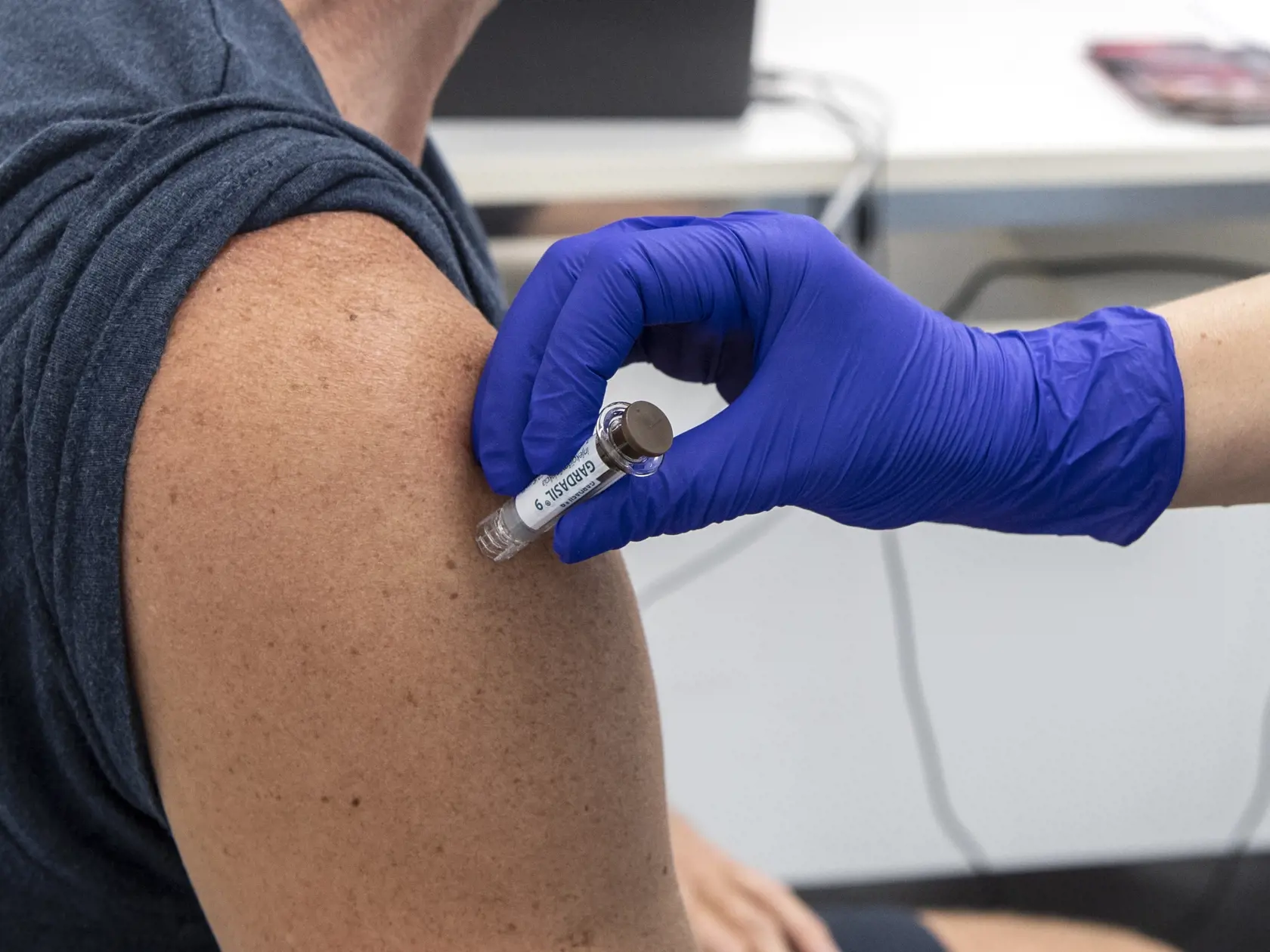 Väčšinu diagnóz rakoviny súvisiacej s HPV tvorí rakovina krčka maternice, ale počet prípadov
rakoviny hlavy a krku a rakoviny konečníka sa zvyšuje. HPV je každoročne zodpovedný za
60 000 diagnóz rakoviny u ľudí s penisom. V súčasnosti neexistuje schválený test na zistenie
prítomnosti HPV v oblasti penisu, konečníka alebo úst/krku, rovnako, ako neexistujú ani krvné
testy na prítomnosť HPV.