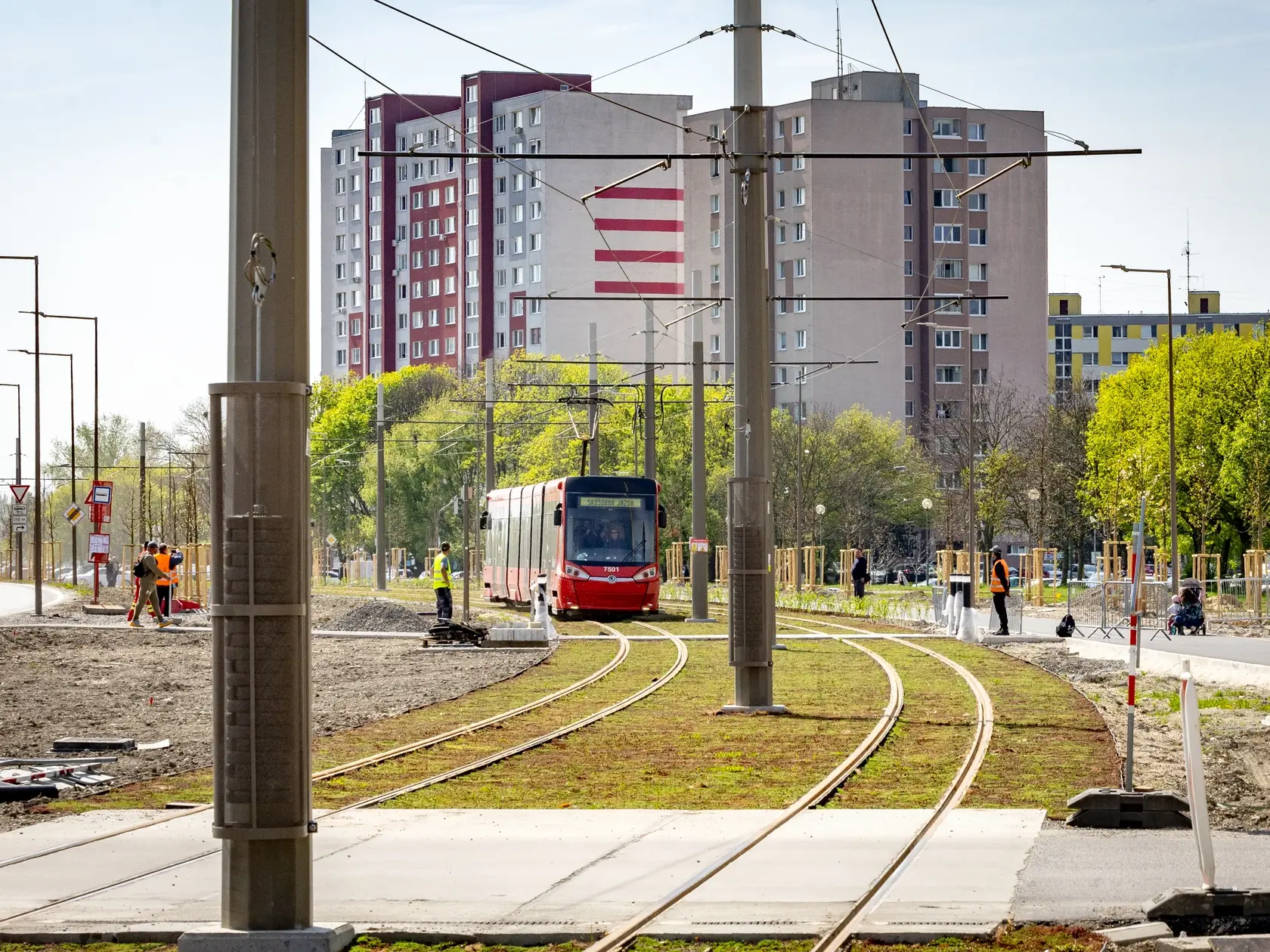 Rýchlostný bezpečnostný test električiek na novej trati v bratislavskej Petržalke.