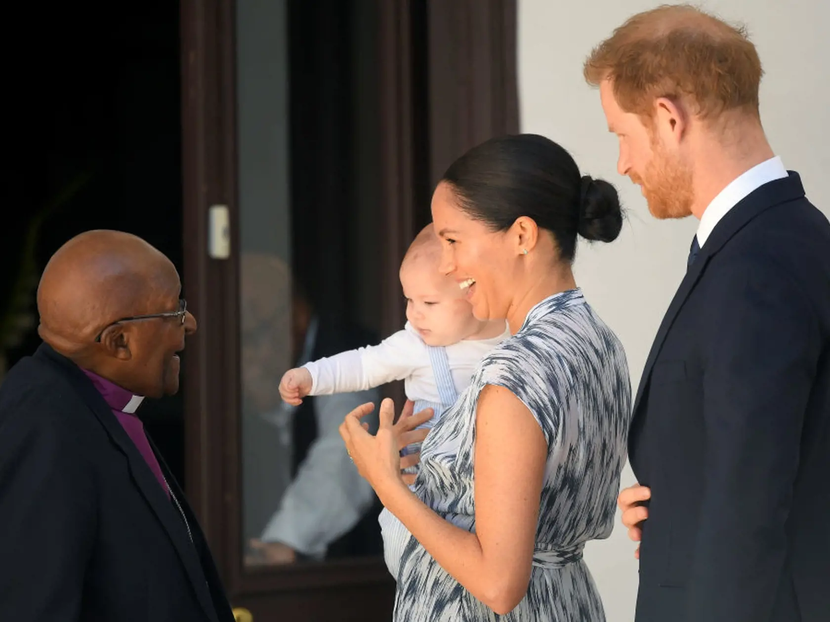 Princ počas desaťdňovej cesty navštívi Malawi, Angolu či Botswanu. Vojvodkyňa bude zatiaľ aj so synom v Juhoafrickej republike. Ich návšteva afrického kontinentu sa končí 2. októbra.