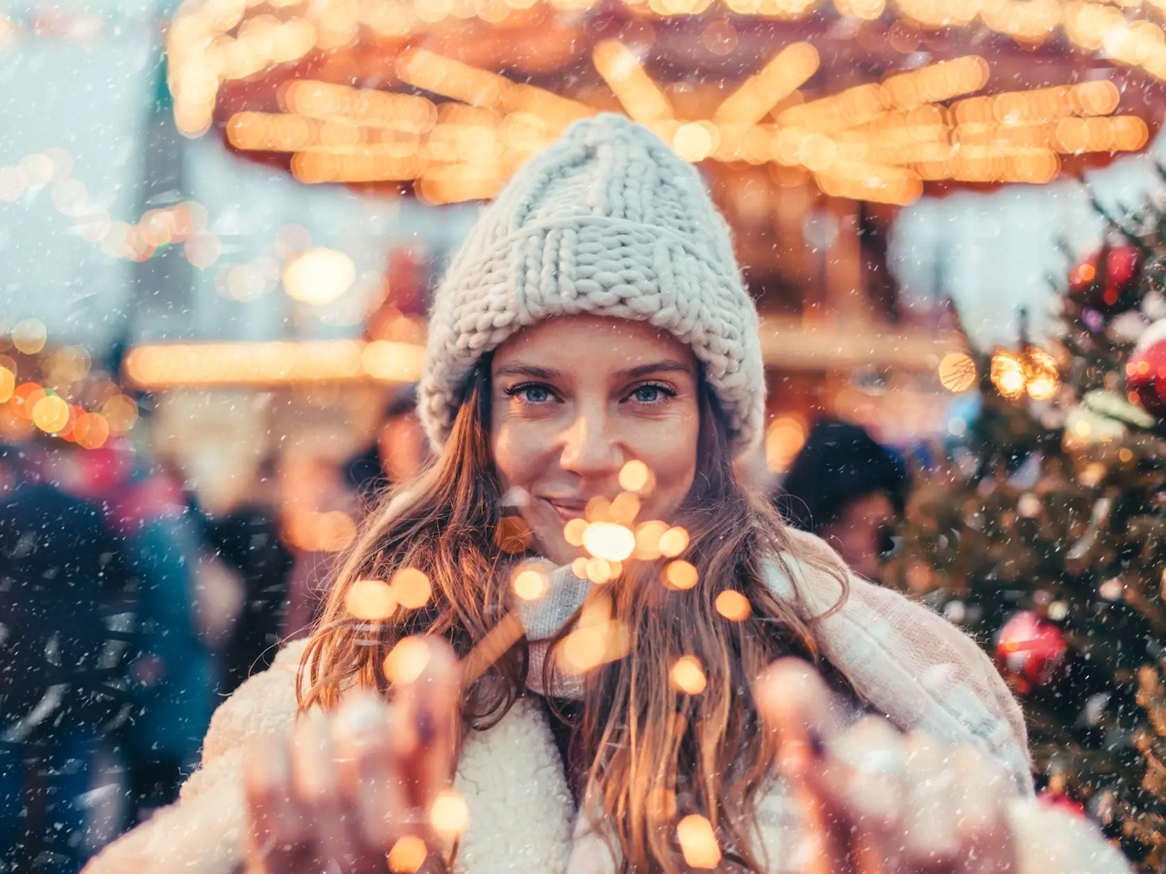 Girl,Walking,In,Christmas,Market,Decorated,With,Holiday,Lights,In