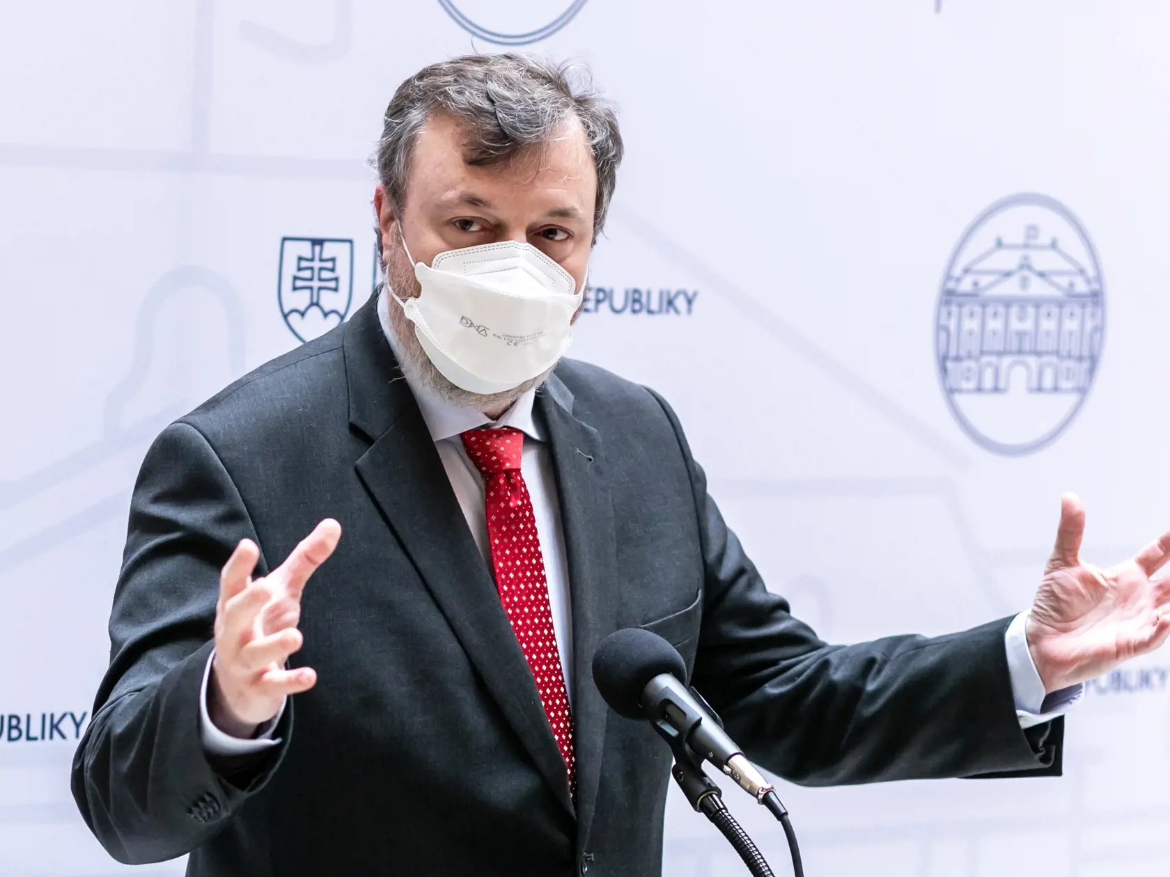 Na snímke je minister práce, sociálnych vecí a rodiny SR Milan Krajniak (Sme rodina).