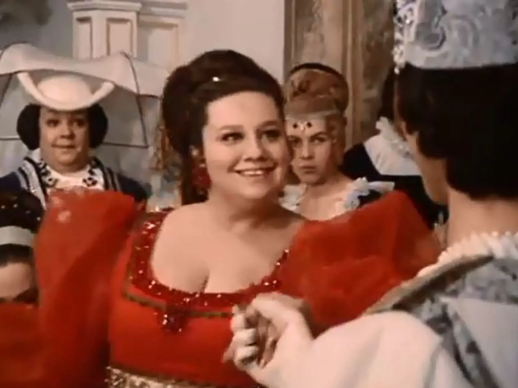 Helena Růžičková hrala dcéru Droběnu barónky z Kratihájů, čo je postava z divadelnej hry Zvonoklasy.