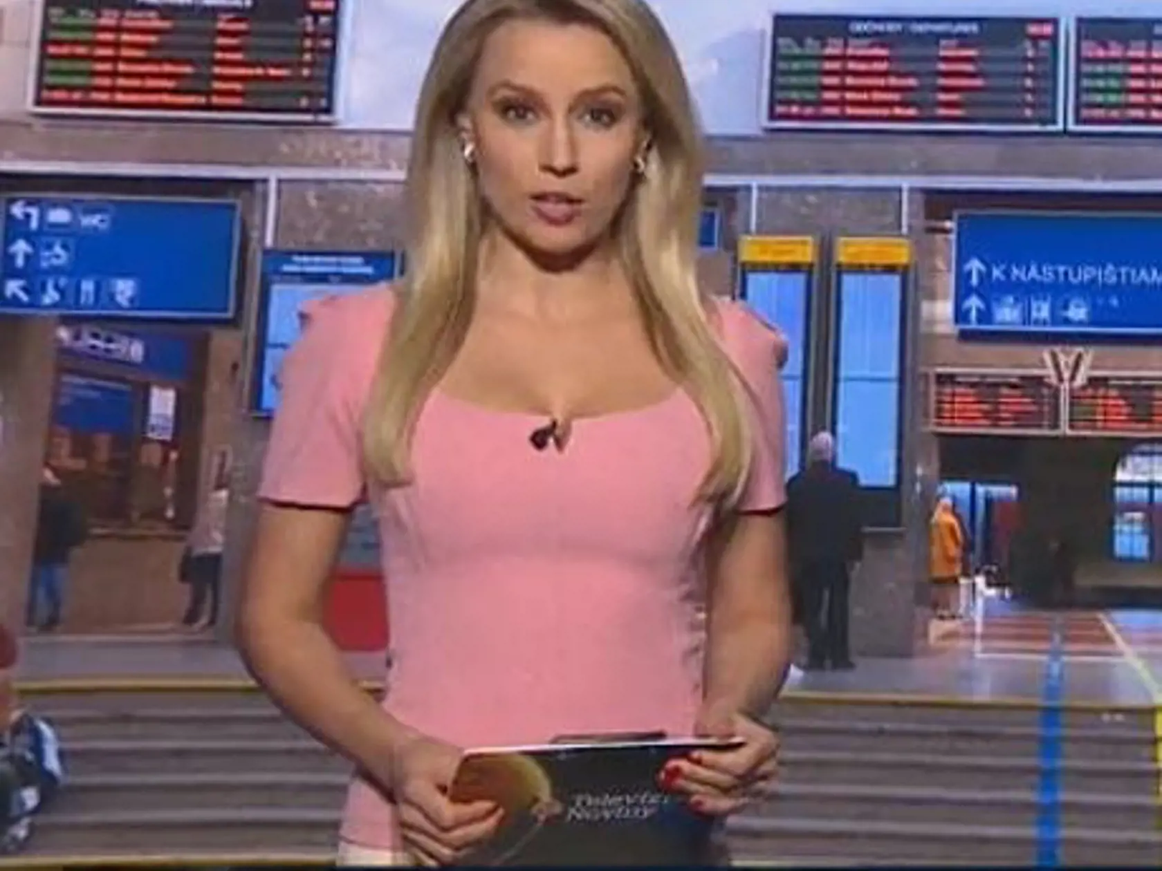 25. 10. 2019: Mária dráždila sexi výstrihom.