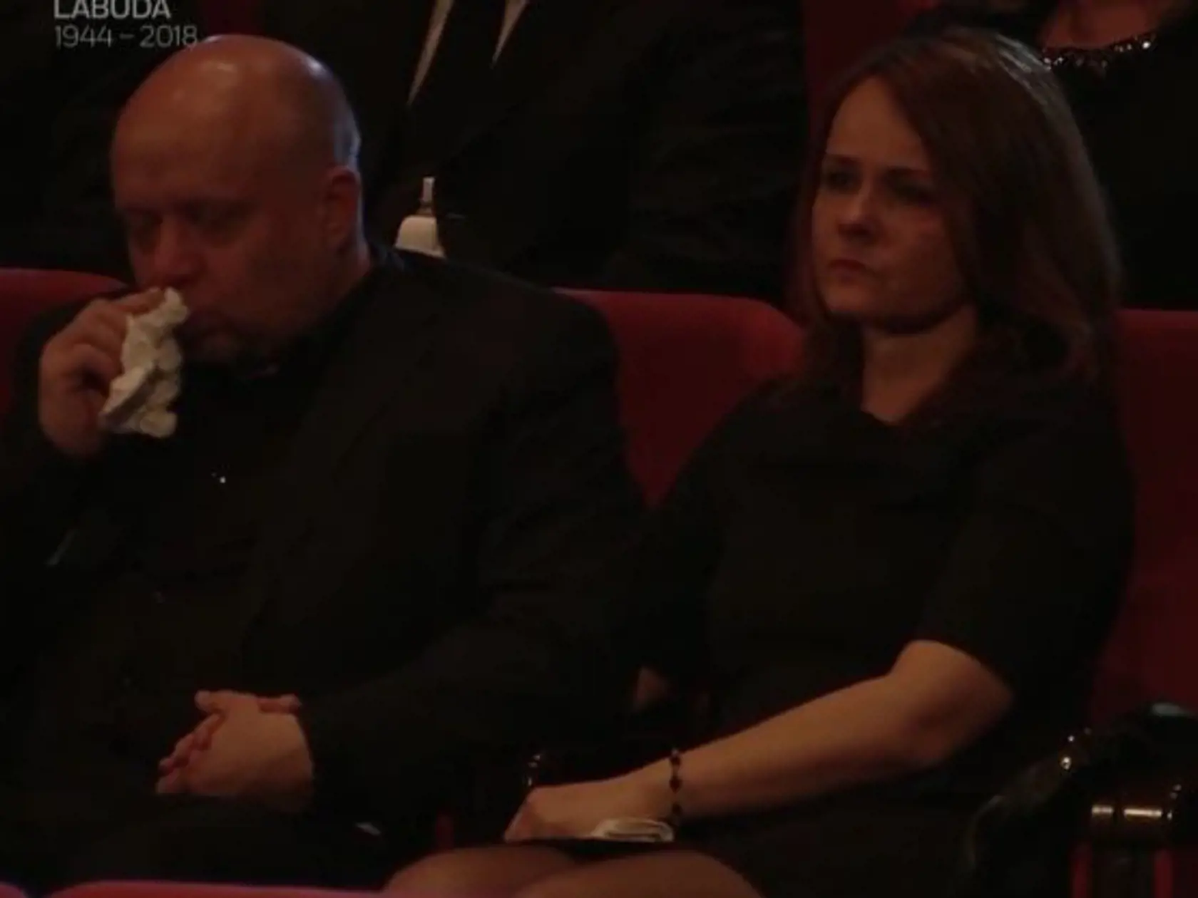Počas pohrebu otca sa zlomený syn Marián zrútil. 