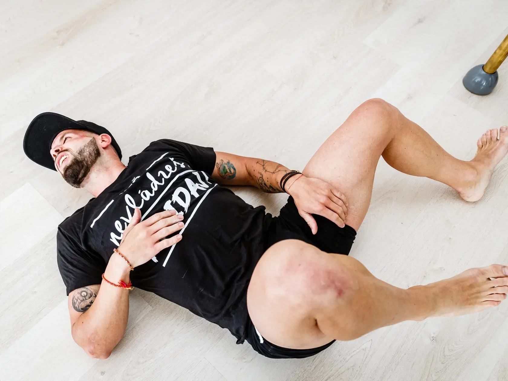 Fitness tréner Jany Landl absolvoval v rámci výzvy od komičky Evy Kramerovej (Evelyn) tréning pole dance pod vedením Niny Peráčkovej v bratislavskom štúdiu No limits.