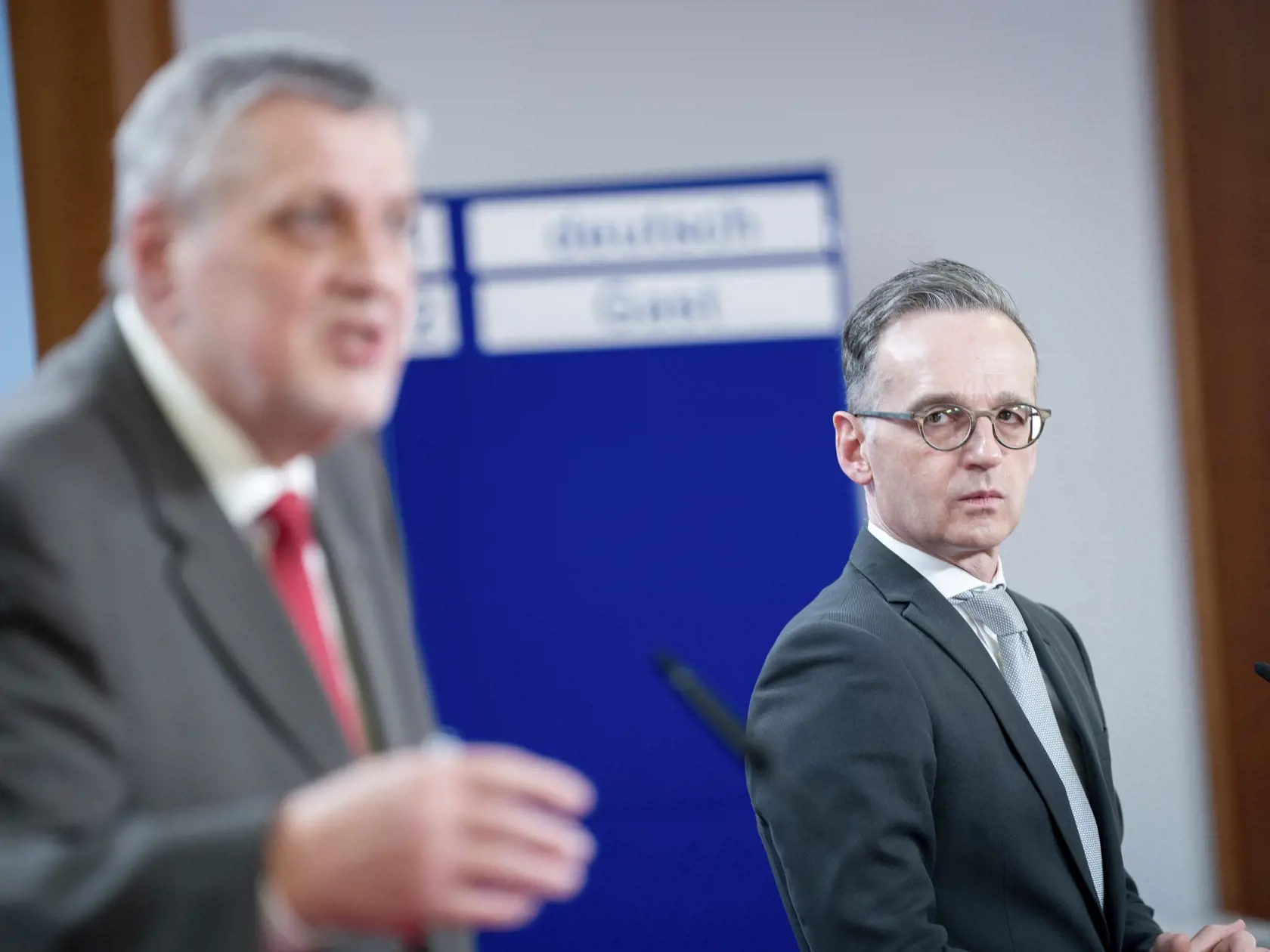 Ján Kubiš (vľavo) a nemecký minister zahraničných vecí Heiko Maas počas tlačovej konferencie na pôde rezortu diplomacie v Berlíne vo štvrtok 18. marca 2021.