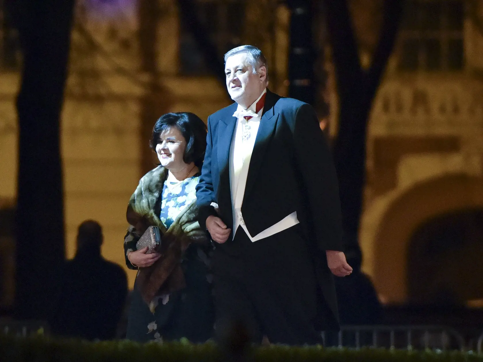 Na snímke diplomat Ján Kubiš s manželkou Jaroslavou na plese v opere.