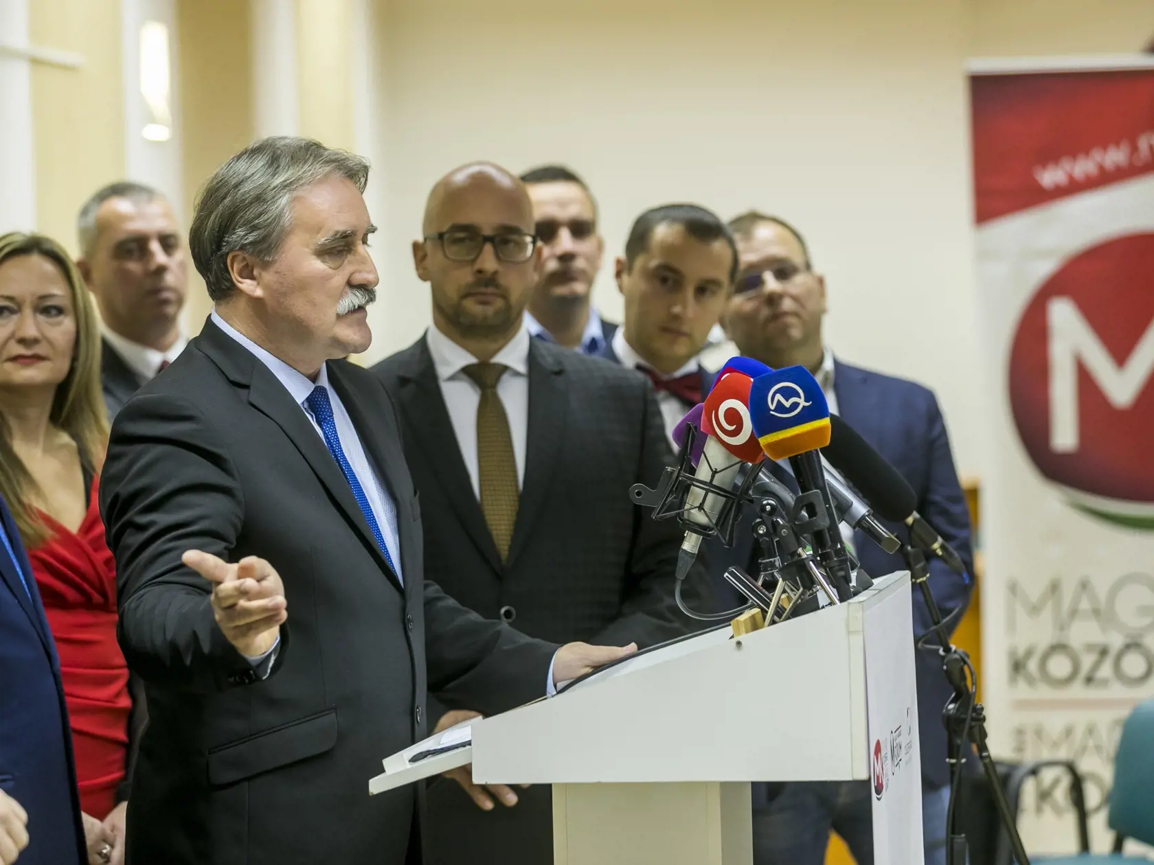 na snimke  -  Maďarské strany potvrdili spoluprácu podpisom memoranda - SMK - SPOLUPATRIČNOSŤ - MAGYAR- MAĎARSÉ FÓRUM
