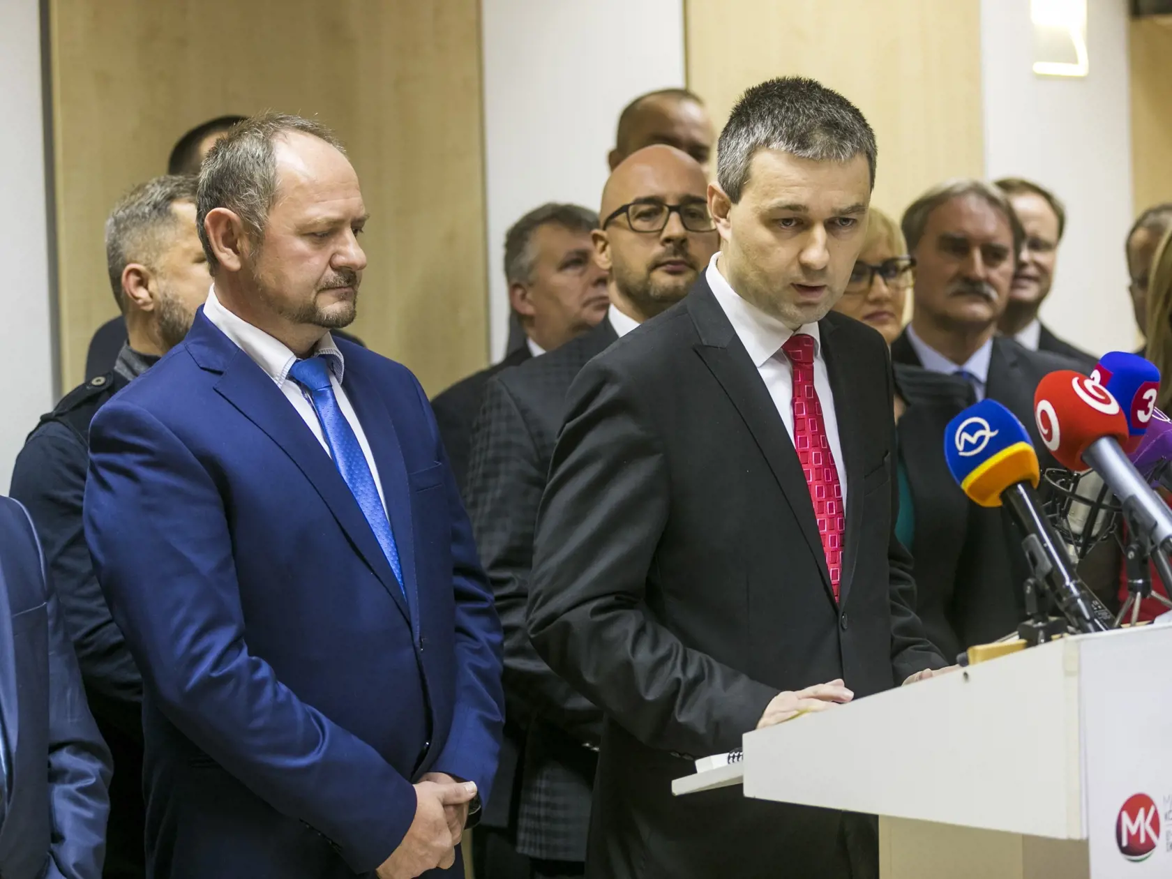 na snimke  -  Maďarské strany potvrdili spoluprácu podpisom memoranda - SMK - SPOLUPATRIČNOSŤ - MAGYAR- MAĎARSÉ FÓRUM
